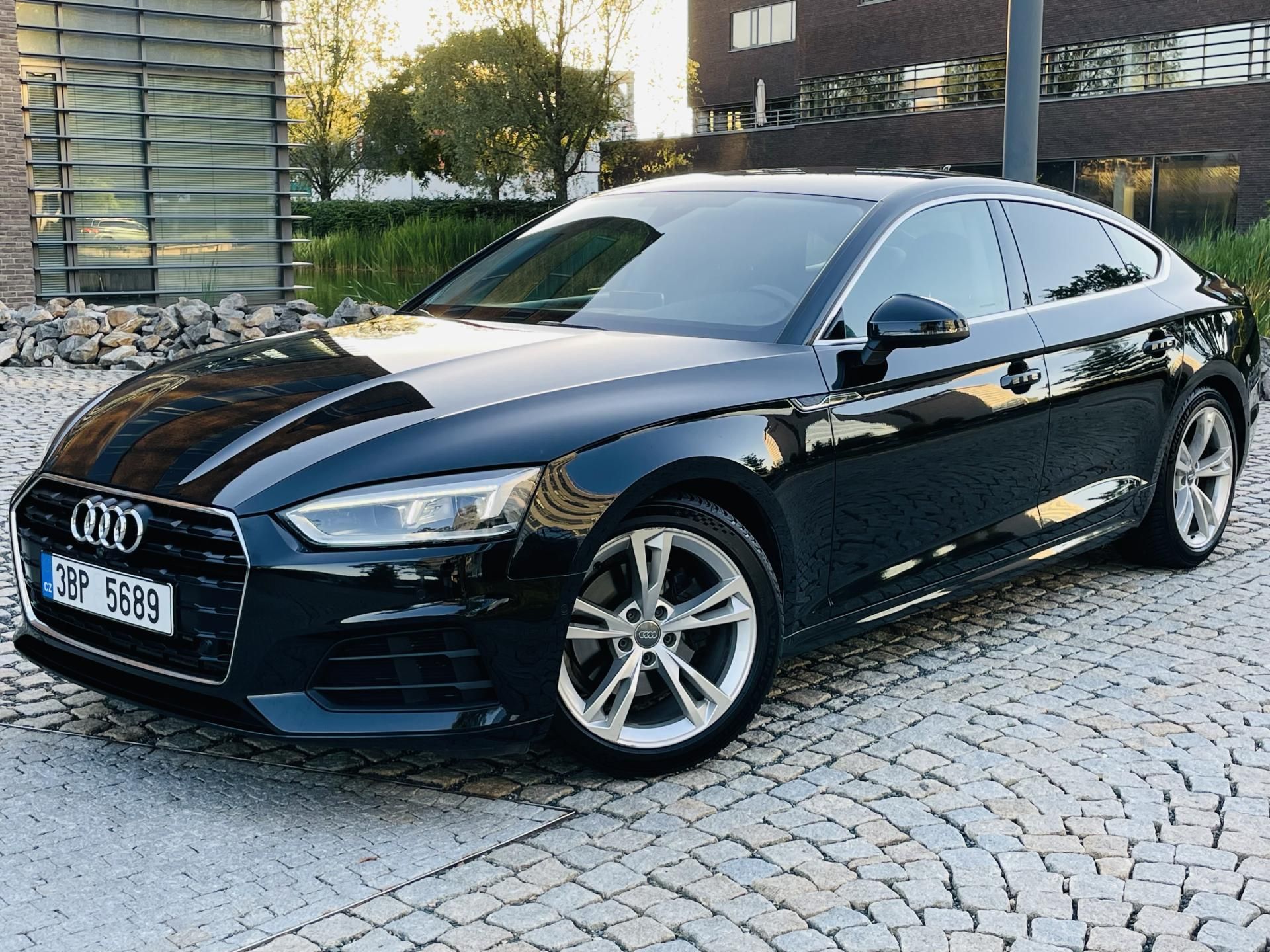 Audi A5, 2.0i 140KW AUT KAMERY SERVISKA - fotka 2