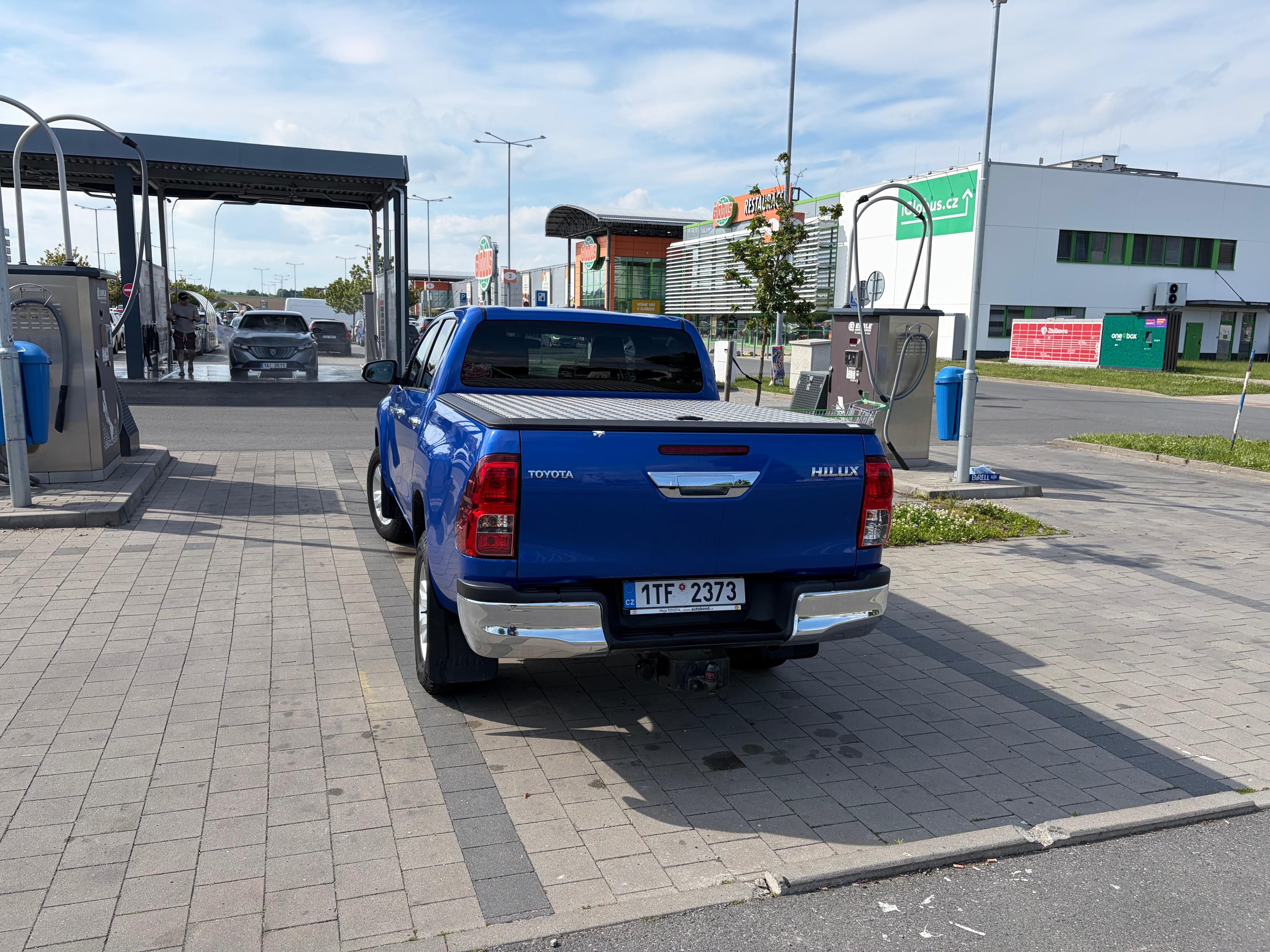 Toyota Hilux, 2.4 D-4D 4x4 - 60 000km - fotka 3