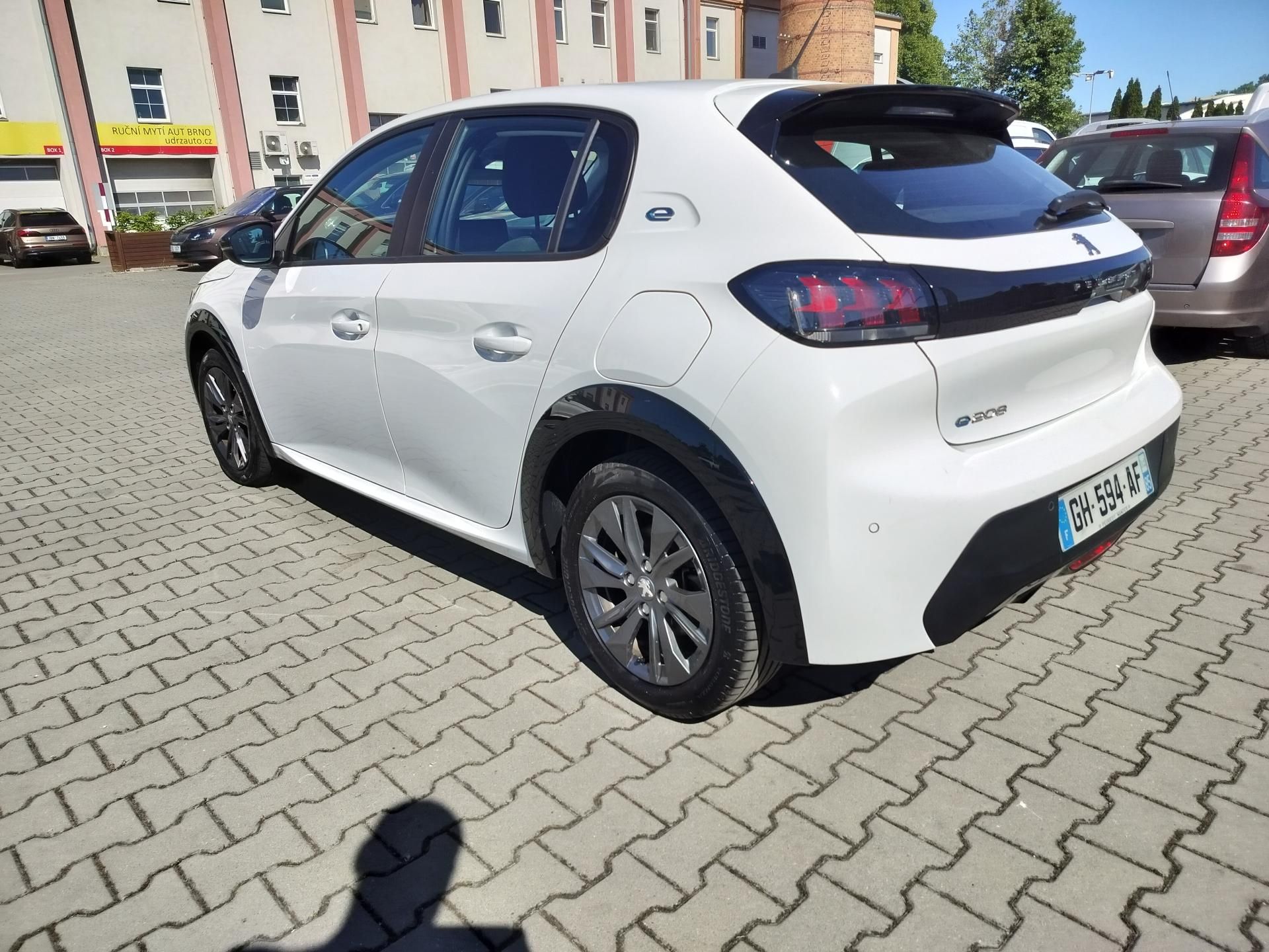 Peugeot 208, e, navigace - fotka 5