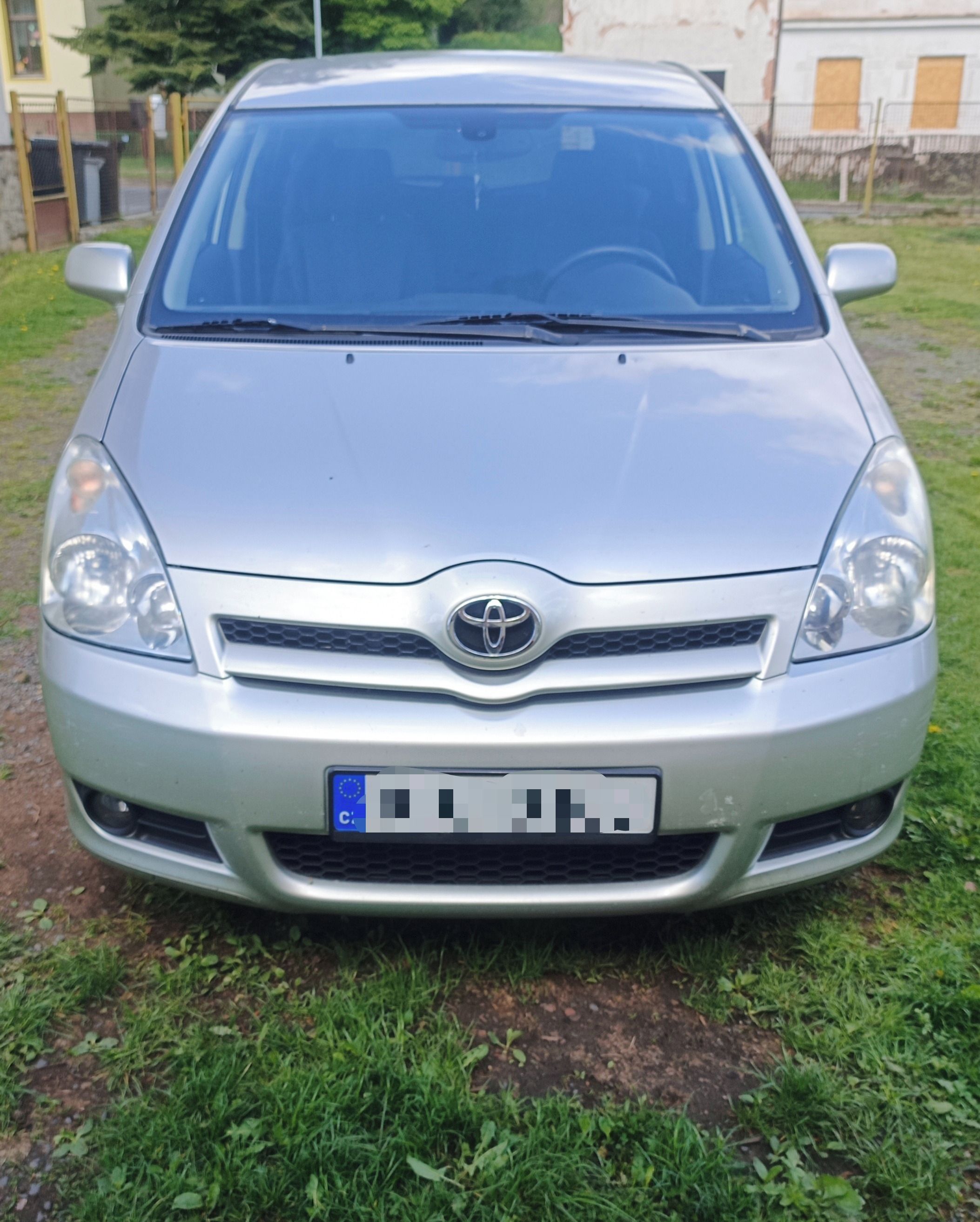 Toyota Corolla Verso, Toyota Verso 2,2 D-4D