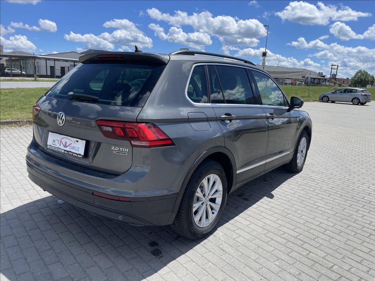 Volkswagen Tiguan, 2,0 TDi 110kw DSG 4-matic bez - fotka 4