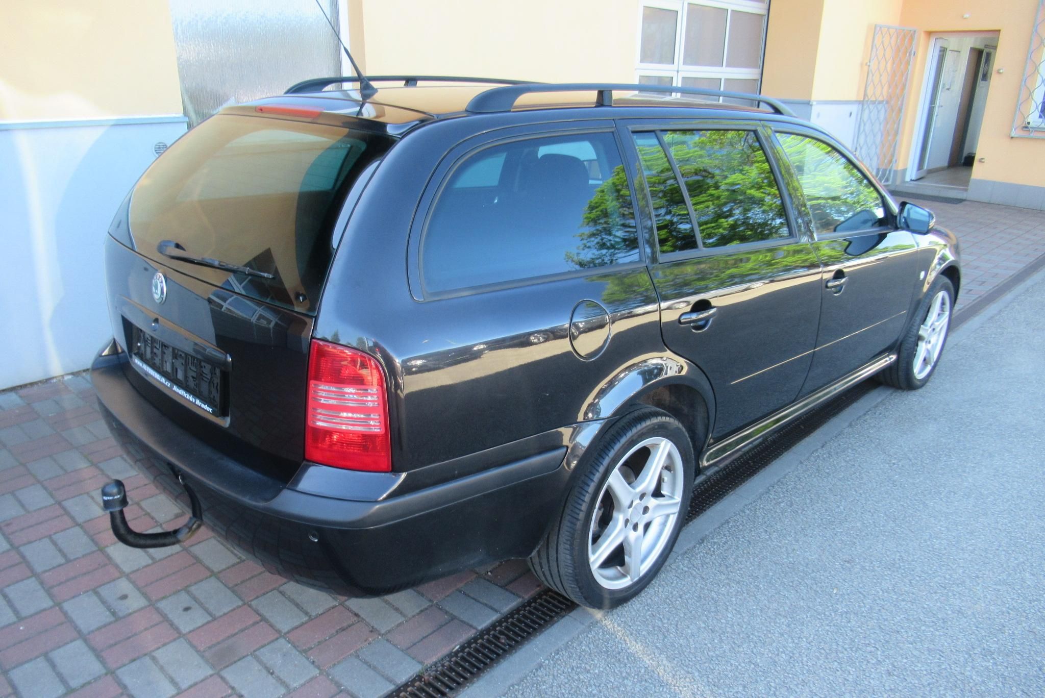 Škoda Octavia, 1.9 TDi TOUR AUT. KLIMA TAŽNÉ - fotka 2