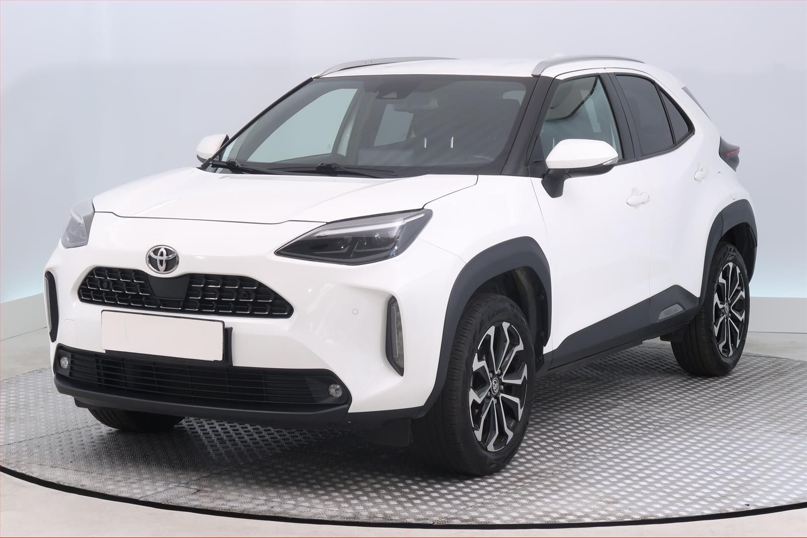 Toyota Yaris Cross, 1.5 VVT-i, Comfort, Serv.kniha - fotka 2