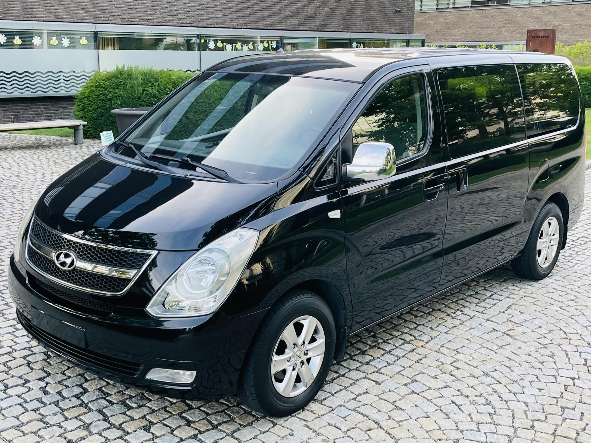 Hyundai H 1, 2.5 CRDi 125KW MANUÁL 8-MÍST - fotka 2