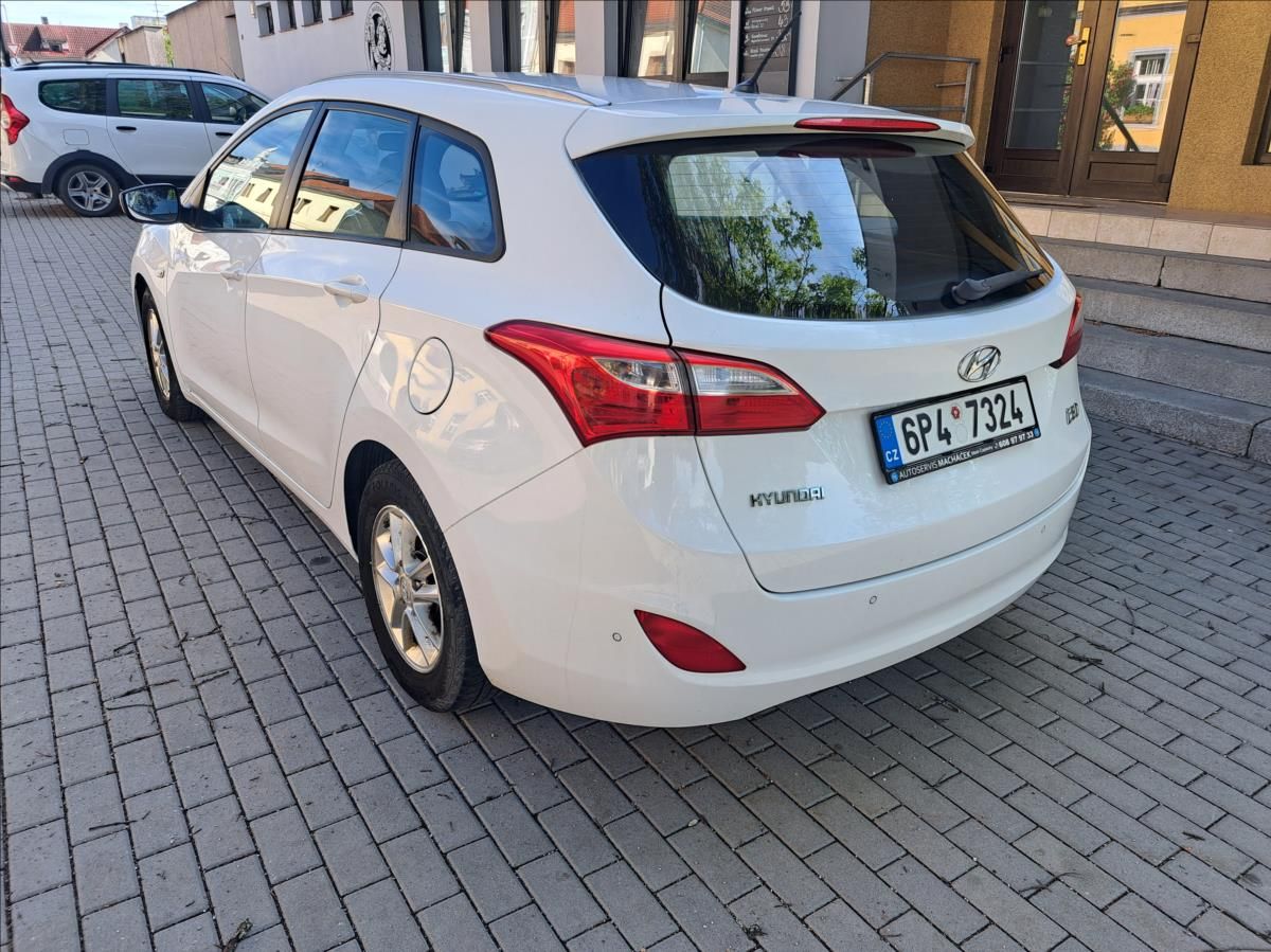 Hyundai i30, 1,6 CRDI 16V - fotka 6