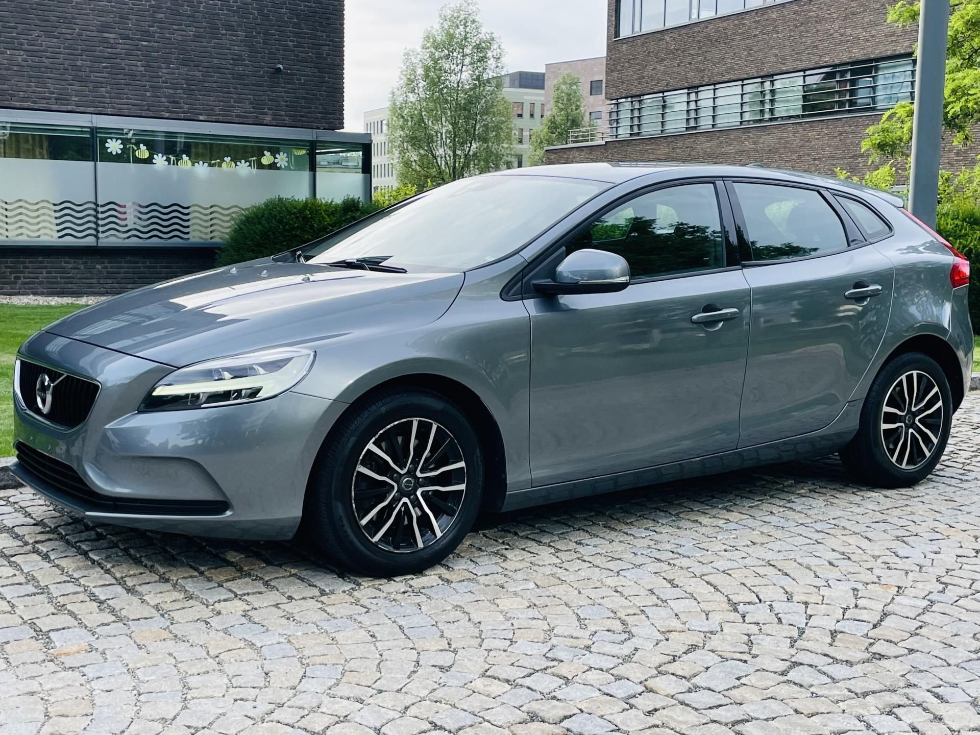 Volvo V40, 2.0i MANUÁL KAMERA SERVISKA - fotka 5