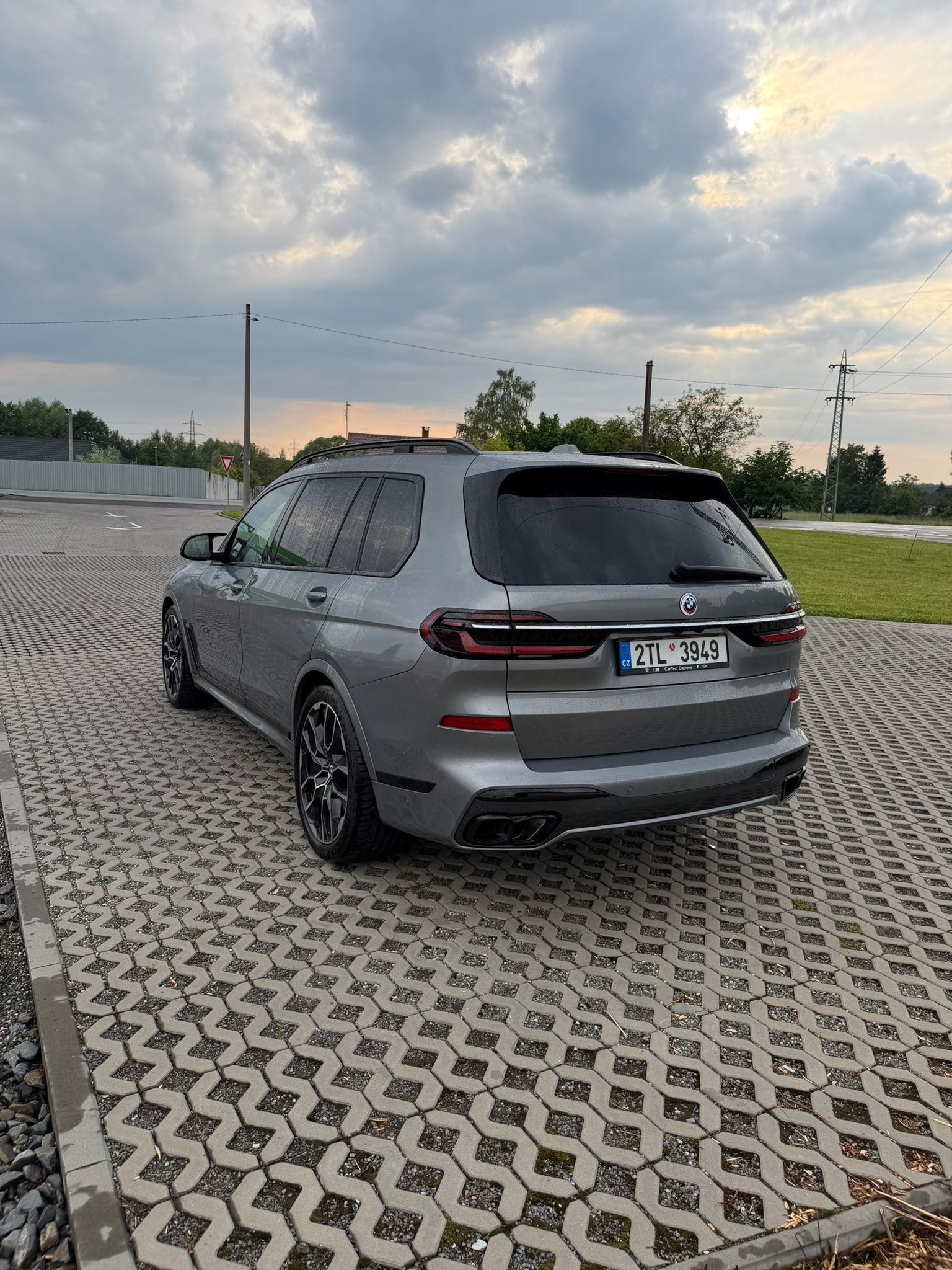 BMW X7, M60I-servisováno - fotka 4