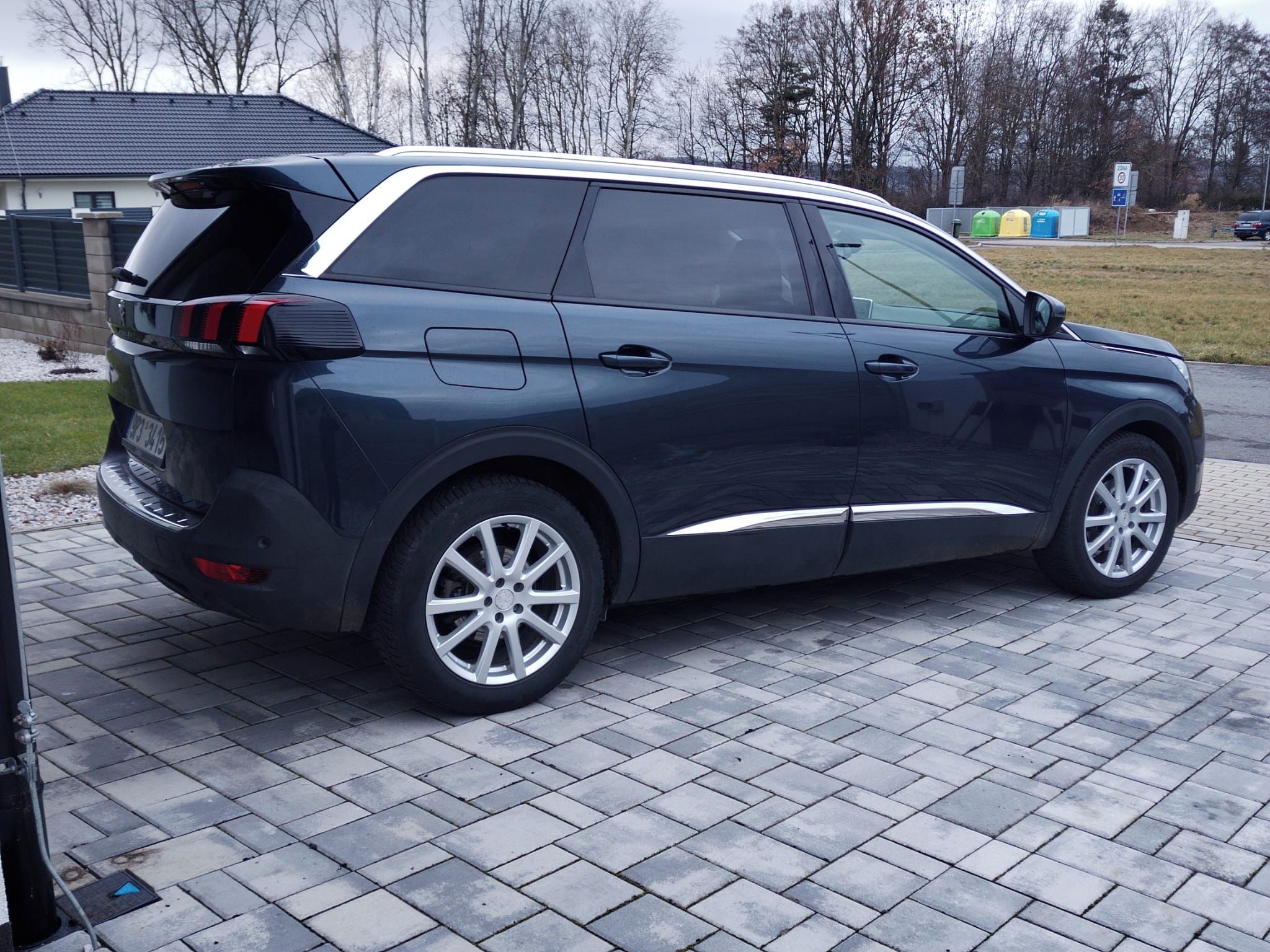 Peugeot 5008, 1.5 HDI 96kW ALLURE tažné z. - fotka 5