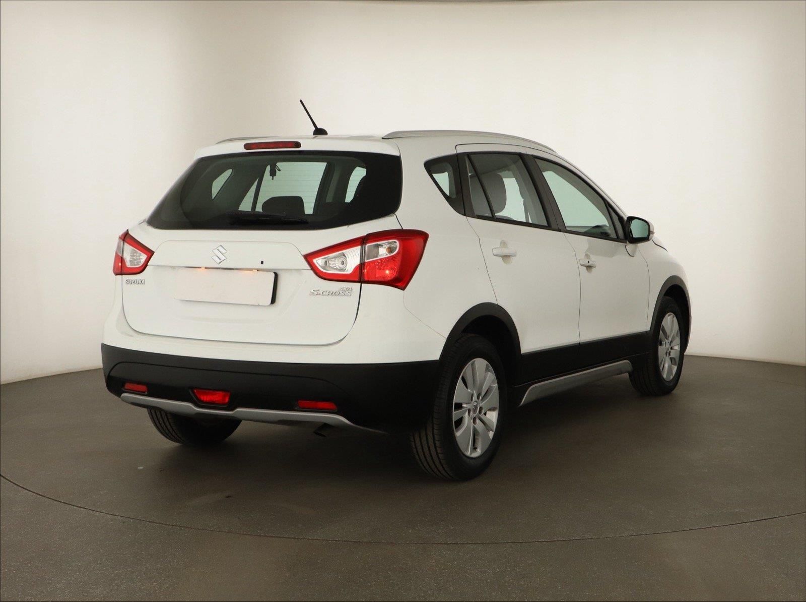 Suzuki SX4 S-Cross, 1.6 DDiS, Serv.kniha - fotka 5