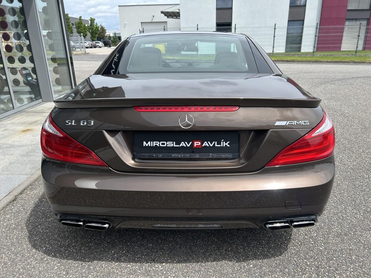 Mercedes-Benz SL, 63 AMG Roadster - fotka 6