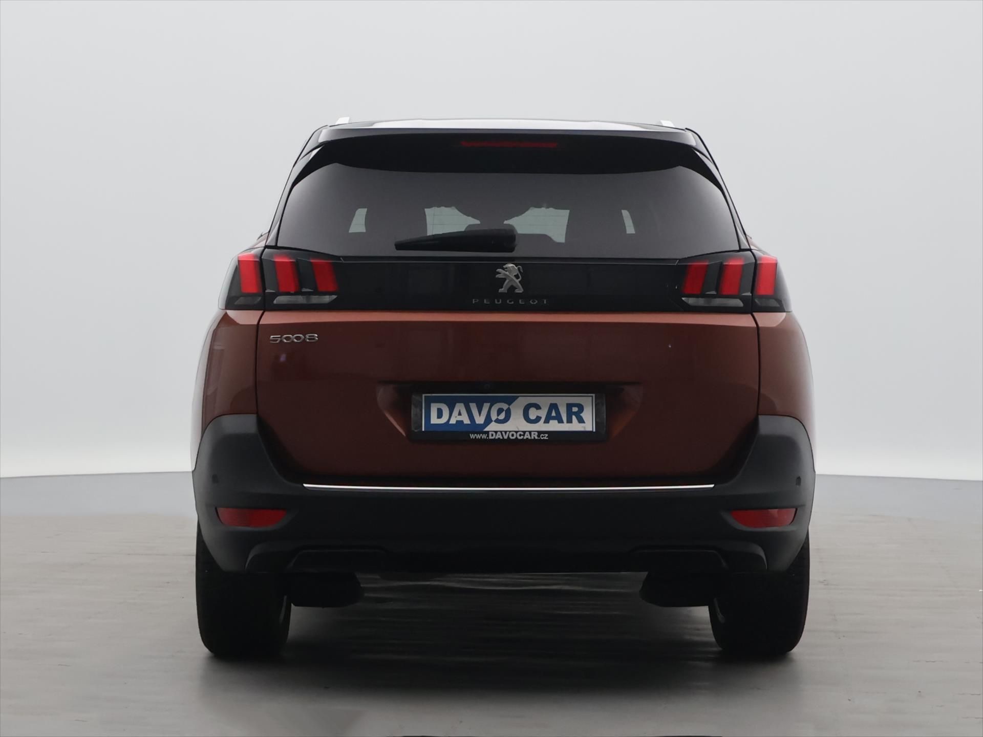 Peugeot 5008, 1.2 PT 96kW 1.maj Allure CZ - fotka 6