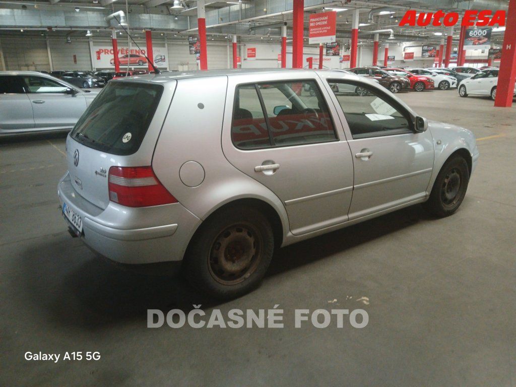 Volkswagen Golf, 2.0 i - fotka 2