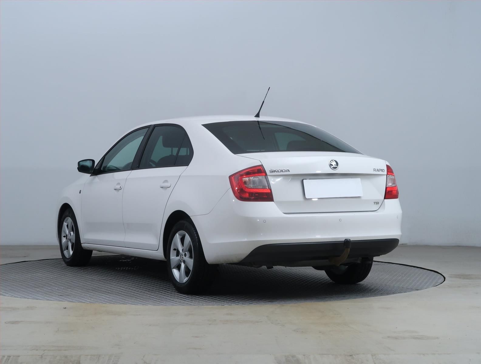 Škoda Rapid, 1.2 TSI, Ambition, ČR,1.maj - fotka 4