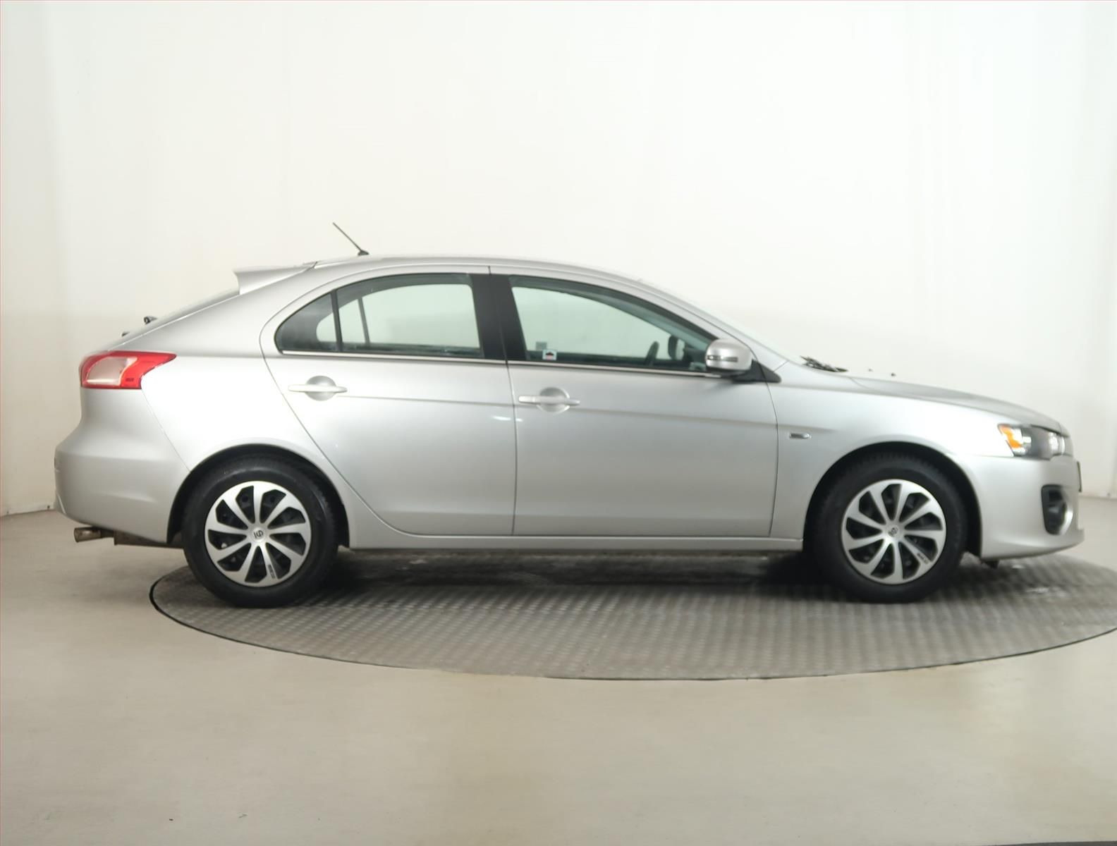 Mitsubishi Lancer, 1.6 MIVEC, Serv.kniha - fotka 6