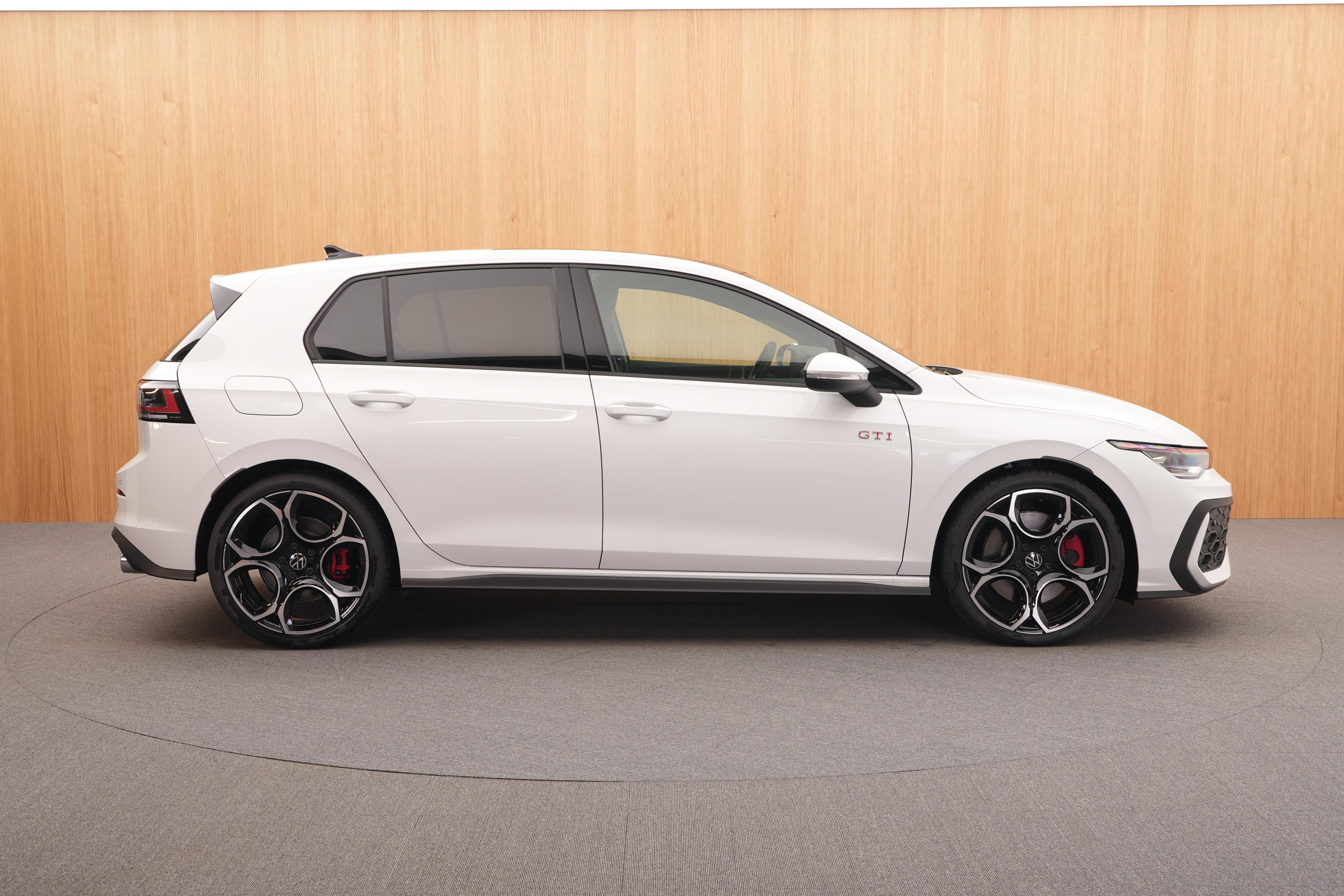 Volkswagen Golf, GTI 2.0 TSI DSG - fotka 5