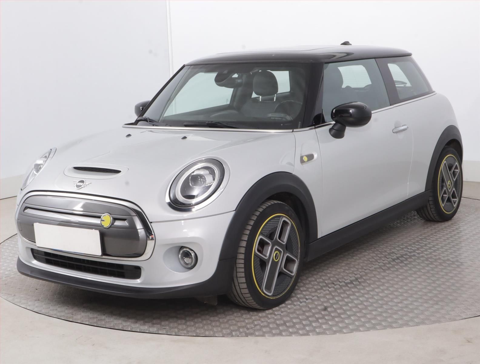 Mini, Cooper SE 32 kWh, SoH 96% - fotka 2