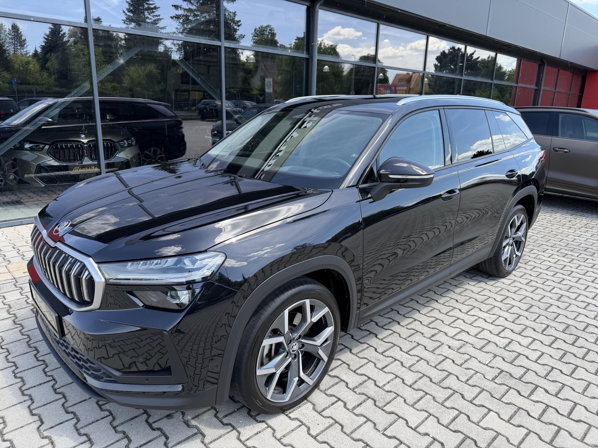 Škoda Kodiaq, 2.0TDI 142kW 4x4 MAX. VÝBAVA!! - fotka 2