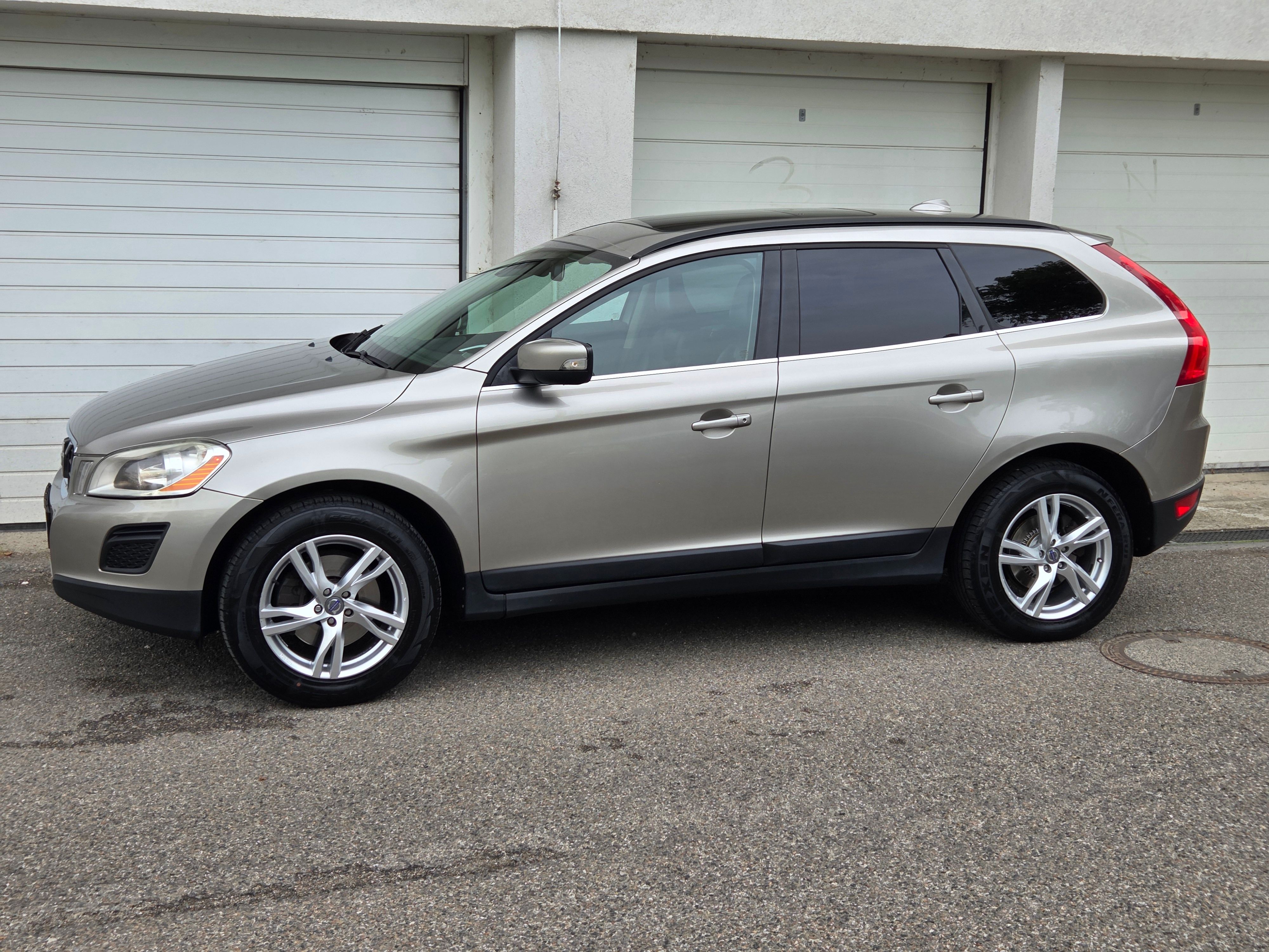 Volvo XC60, 2.0D 120Kw Manuál - fotka 3