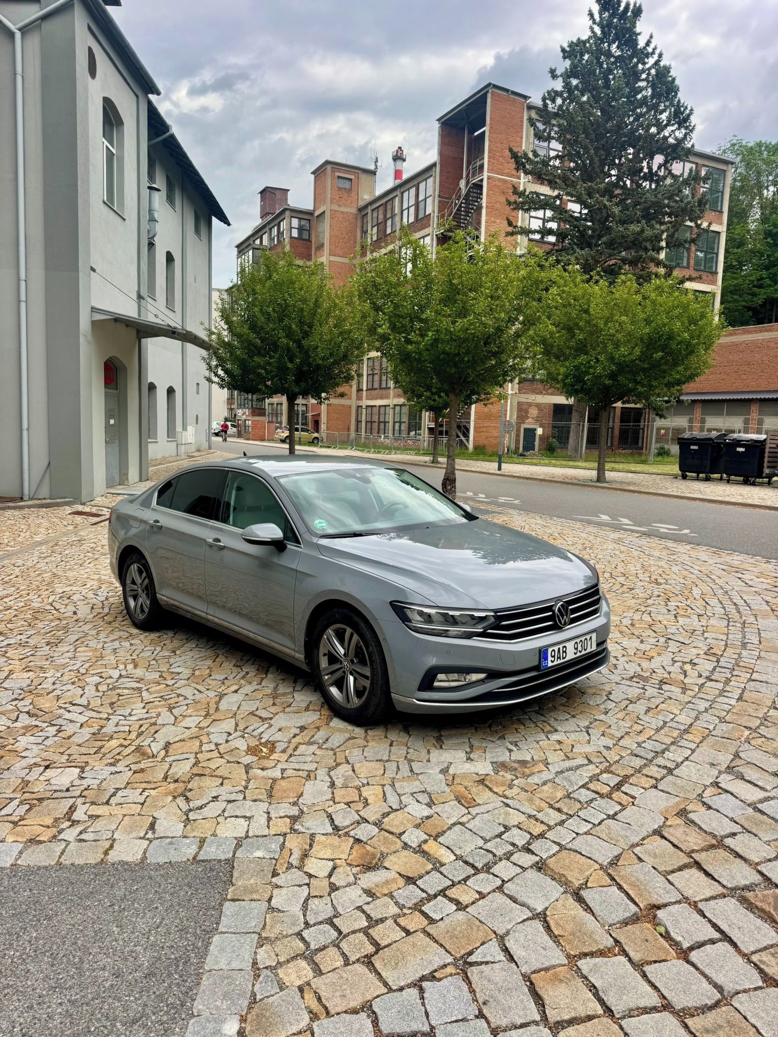Volkswagen Passat, 2.0 TDI DSG Highline - fotka 2
