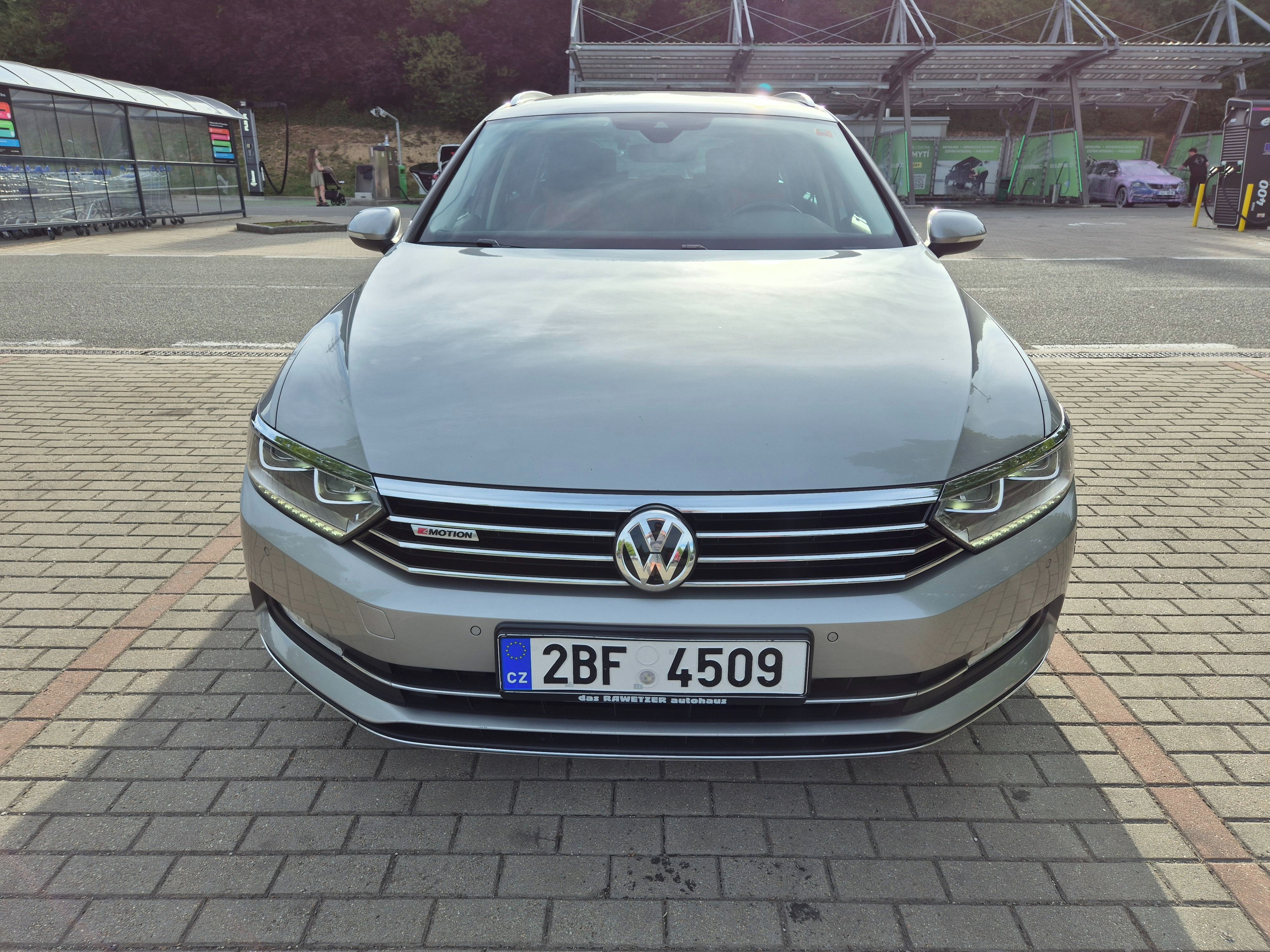 Volkswagen Passat, 2.0 TDI 110kW 4Motion Highline - fotka 2