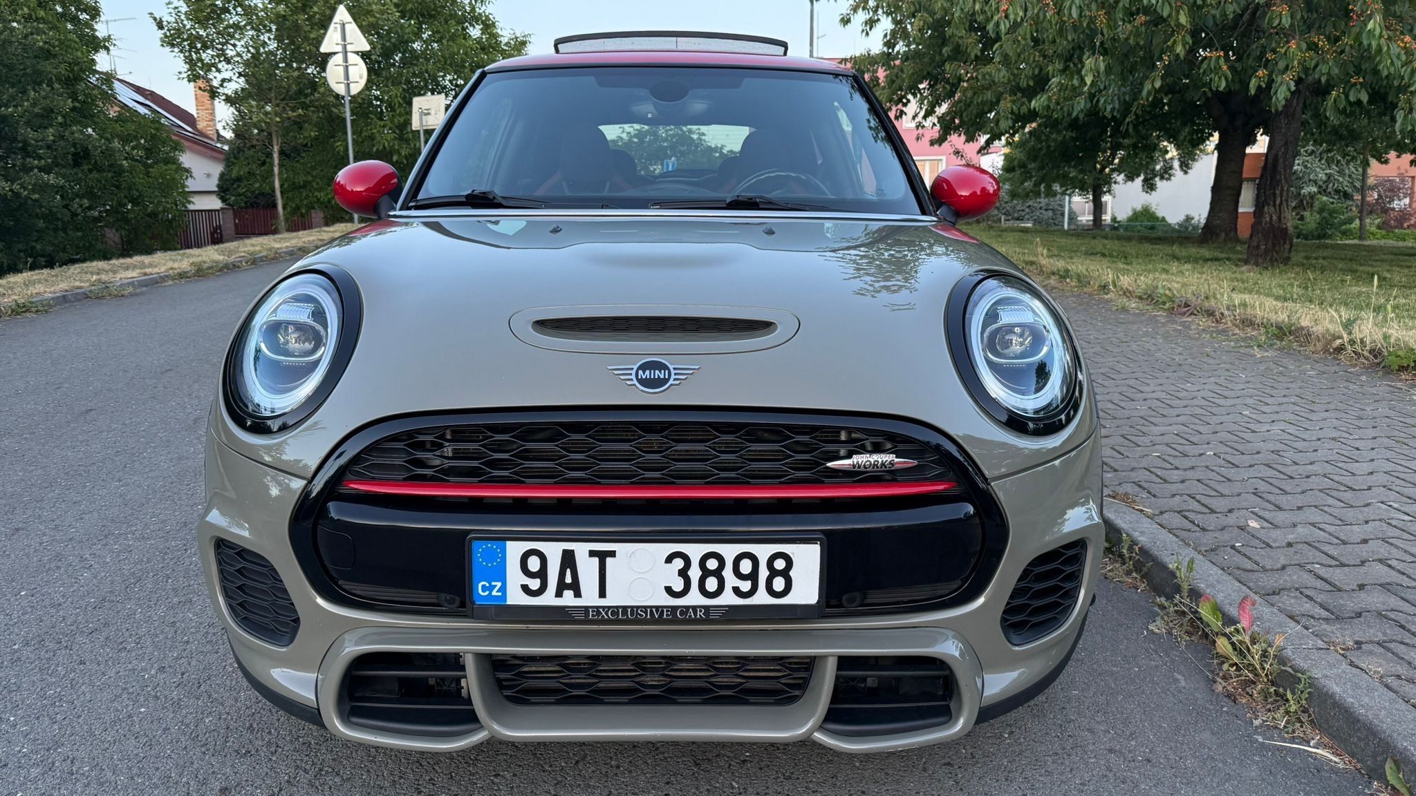 Mini Cooper S, John cooper works VÝBAVA