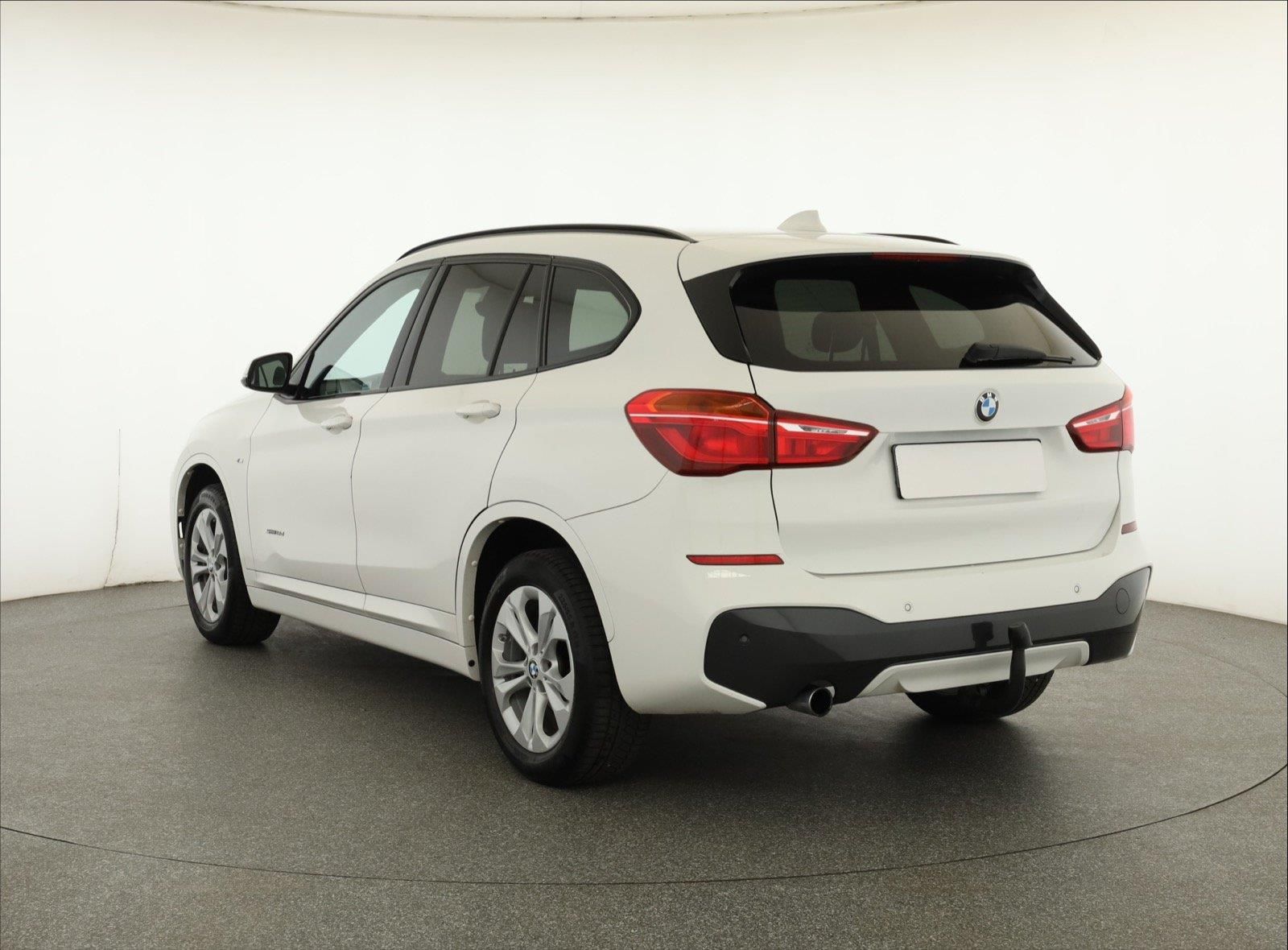 BMW X1, sDrive18d, Automat - fotka 4