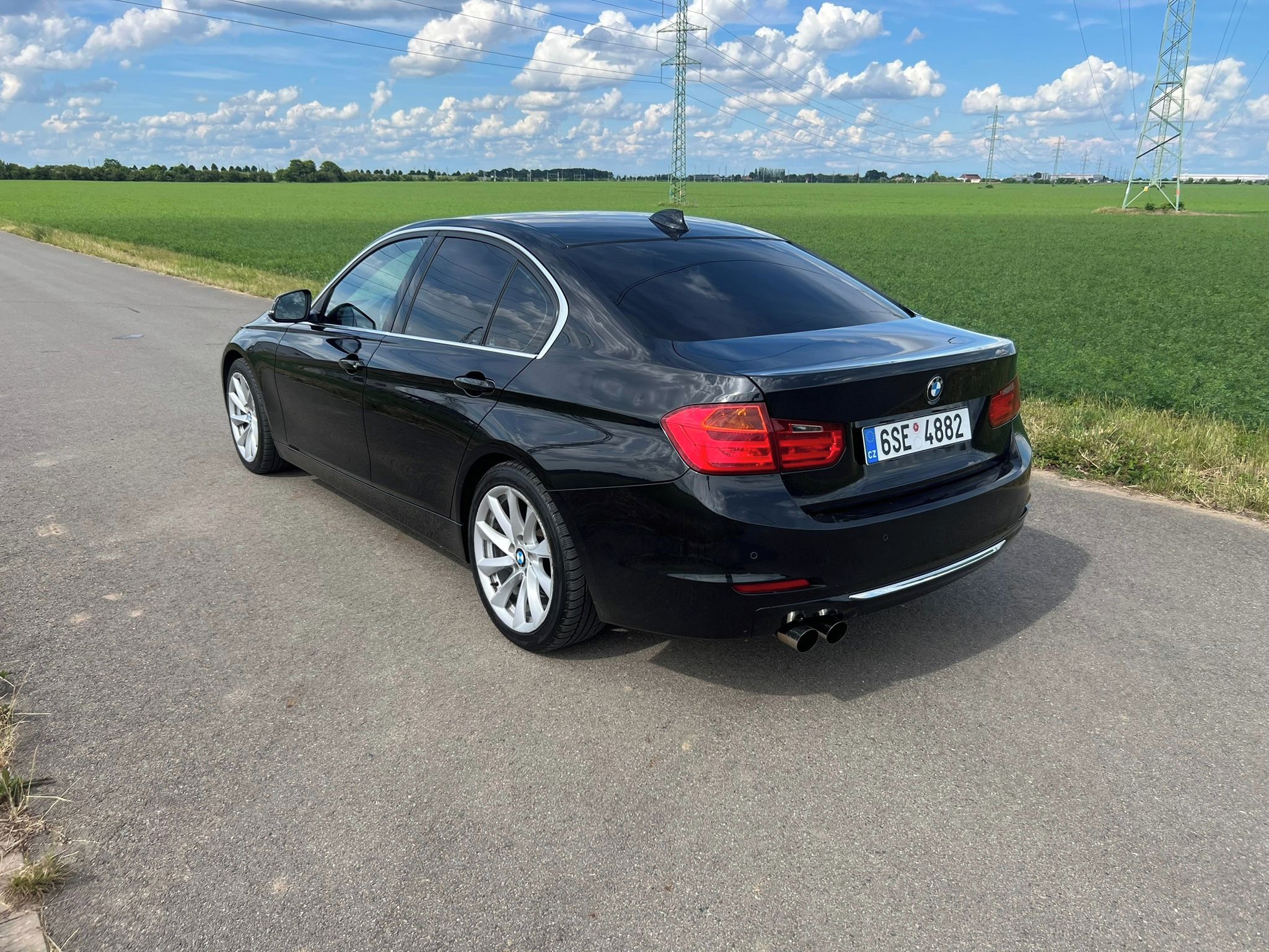 BMW Řada 3, 320i ed, 160kw, hnědý interiér - fotka 6