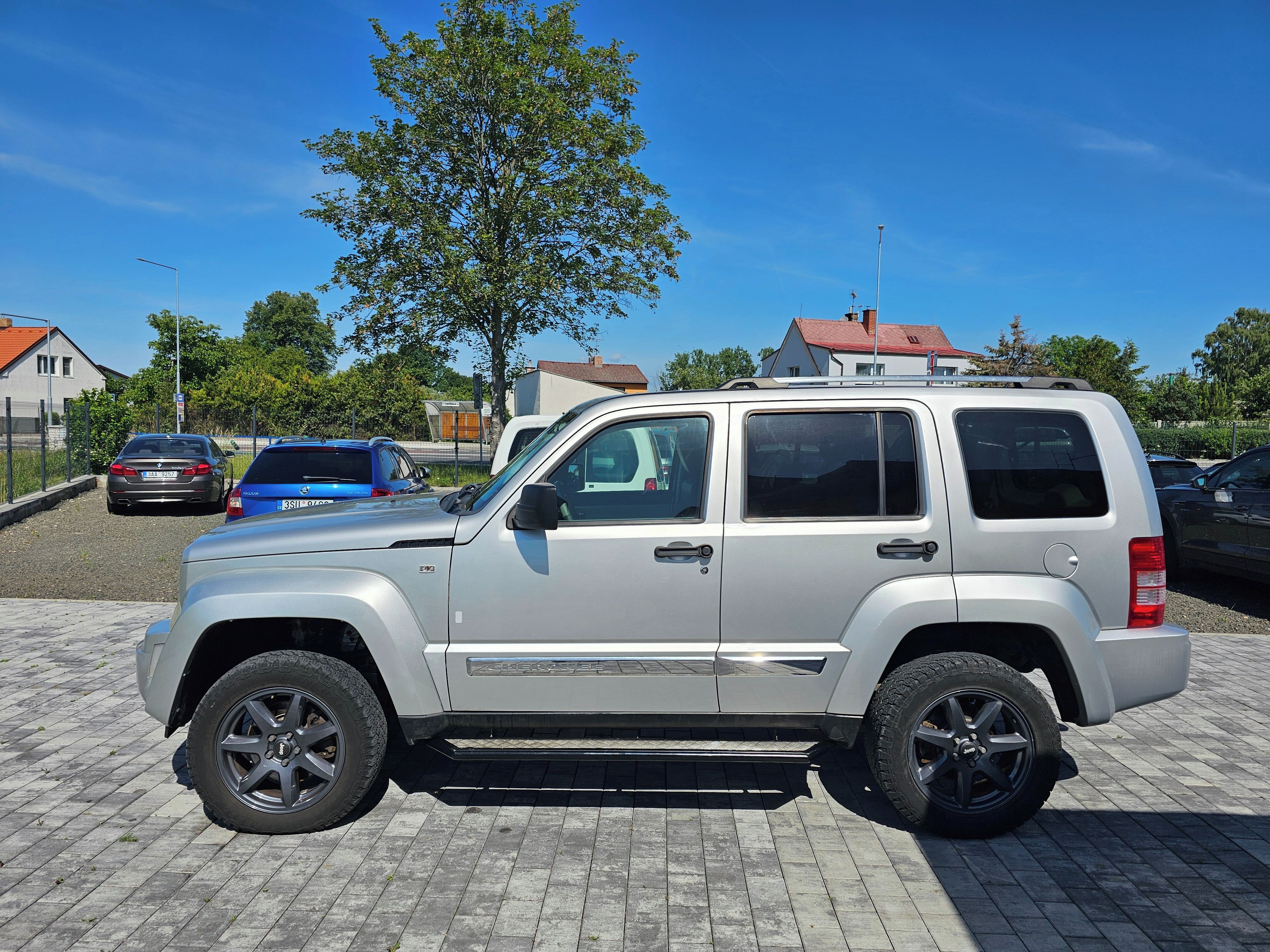 Jeep Cherokee, 2.8 CRD,nezávislé top.tažné za - fotka 4