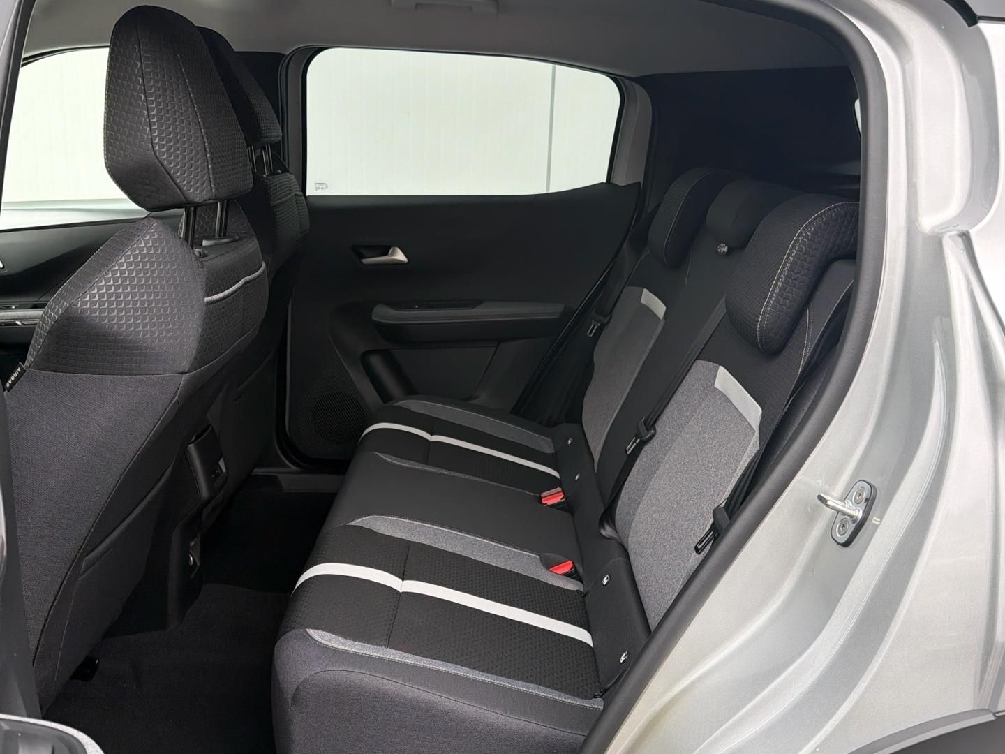 Opel Frontera, 1.2Hybrid Turbo 140k  107kW GS - fotka 6