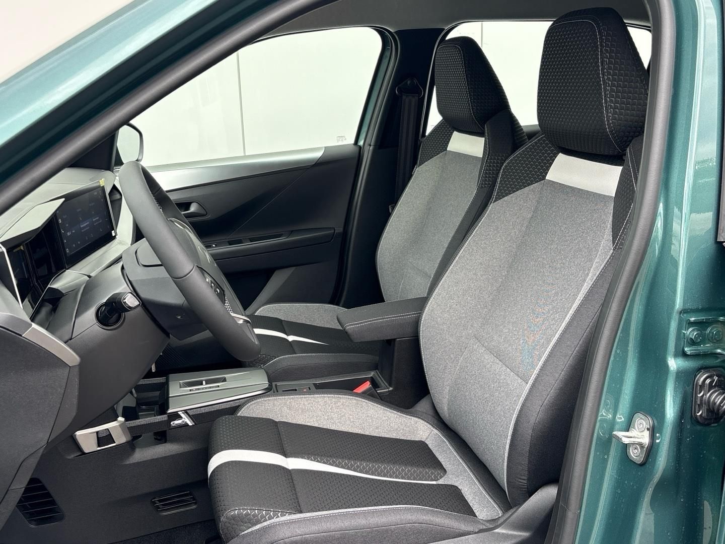 Opel Frontera, 1.2Hybrid Turbo 110k 81kW Edit - fotka 5