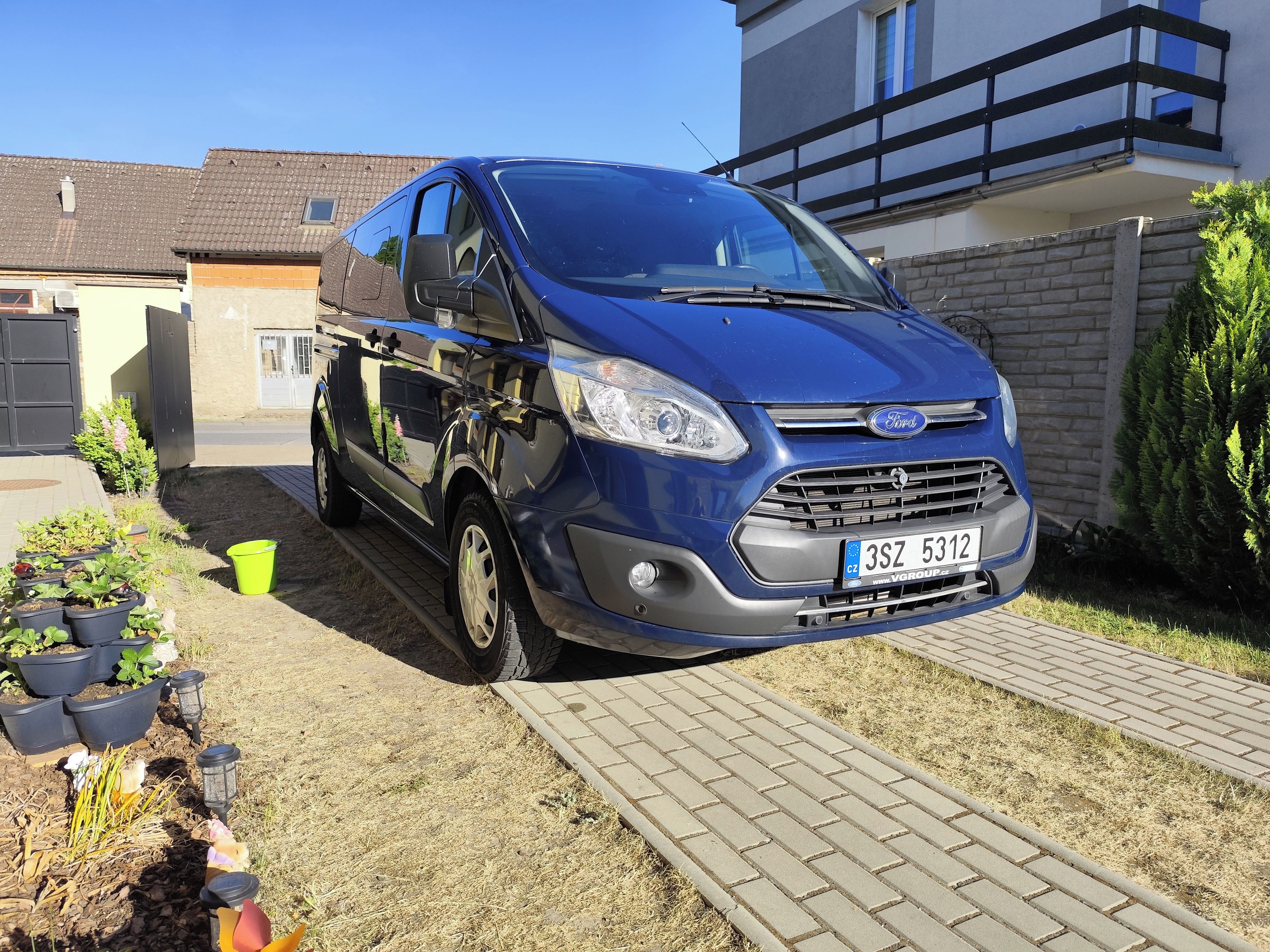 Ford Tourneo Custom - fotka 2
