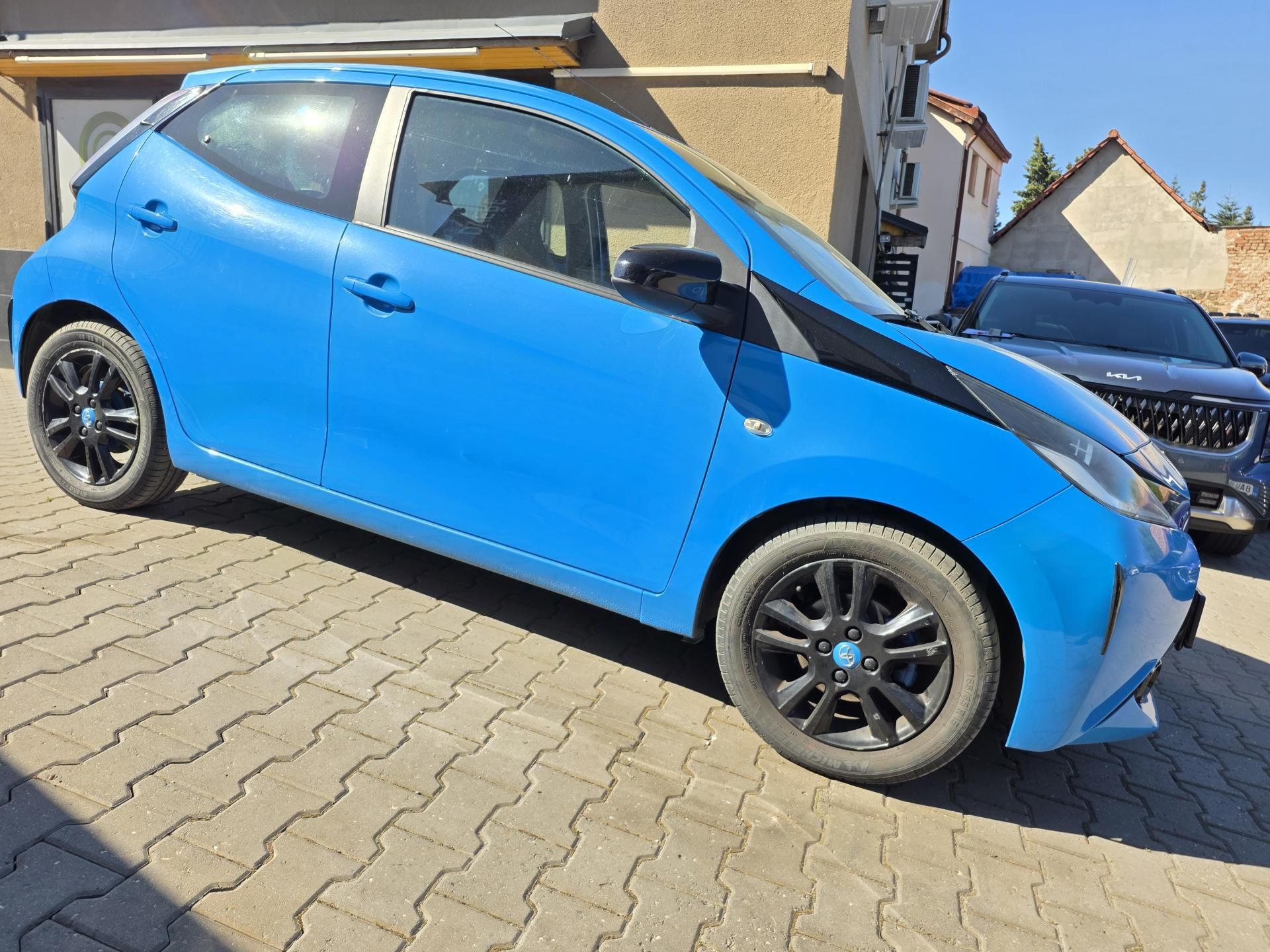 Toyota Aygo, 1.0-KLIMA-ALU-POSILOVAČ - fotka 4