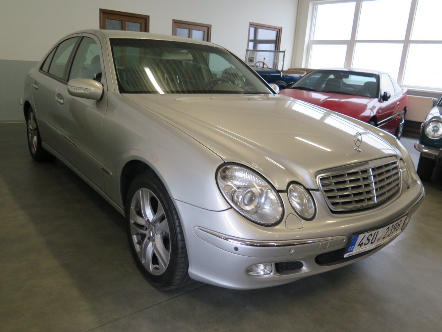 Mercedes-Benz Třídy E, E320,LPG,tažné,klima,kůže,4mat - fotka 5