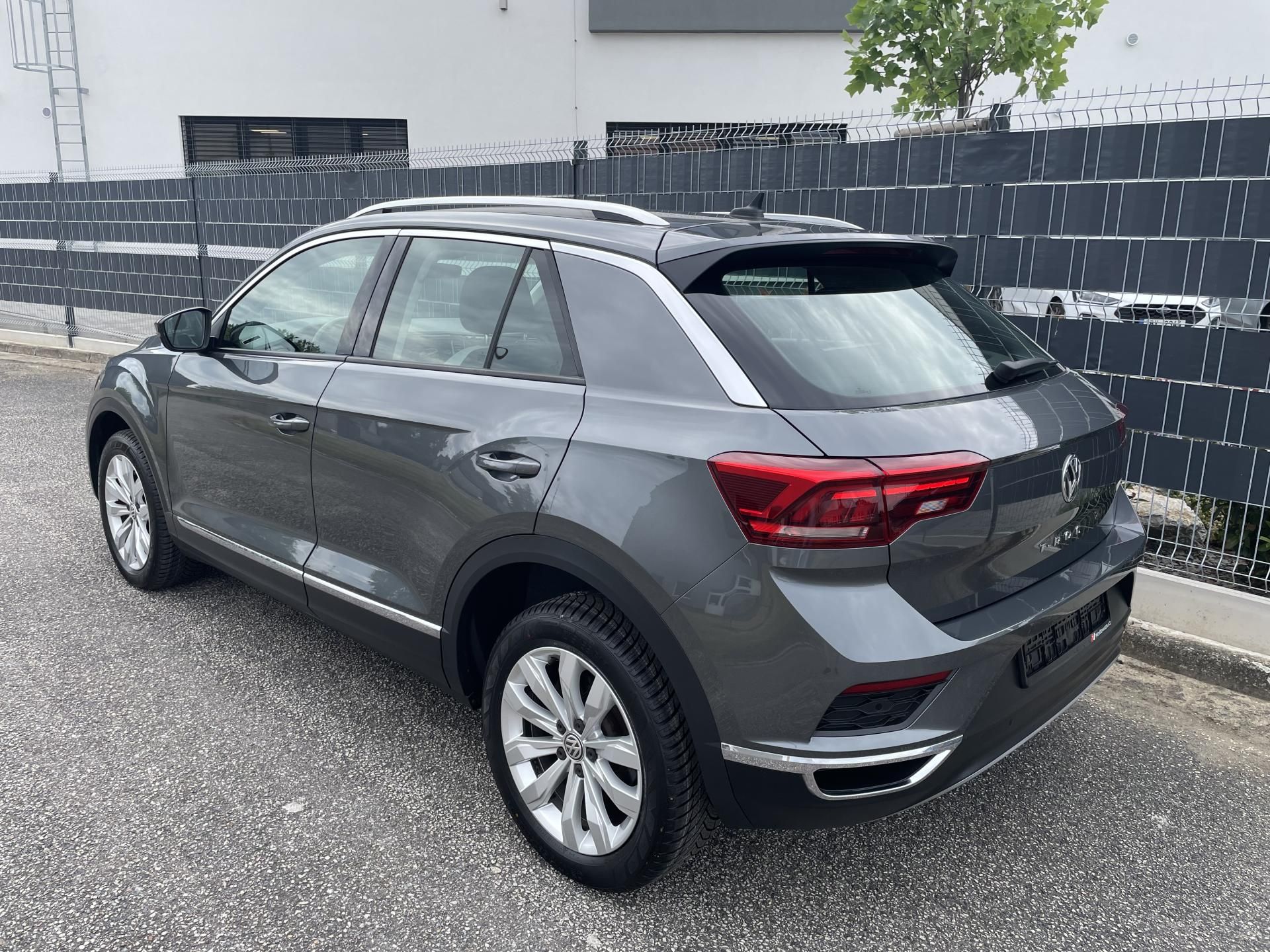 Volkswagen T-Roc, 2.0 TDI 110 kW DSG SPORT - fotka 3