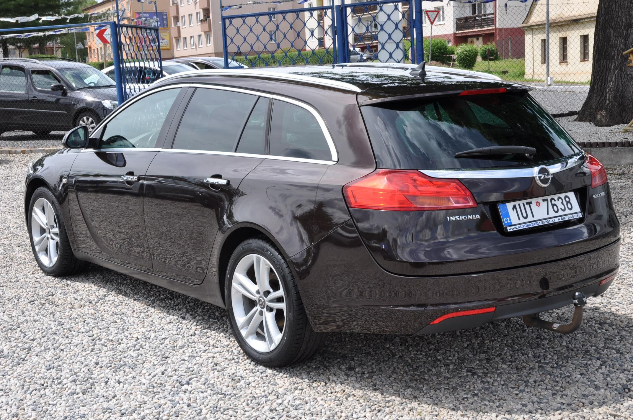 Opel Insignia, 1.4i TURBO 103kW KOMBI - fotka 4