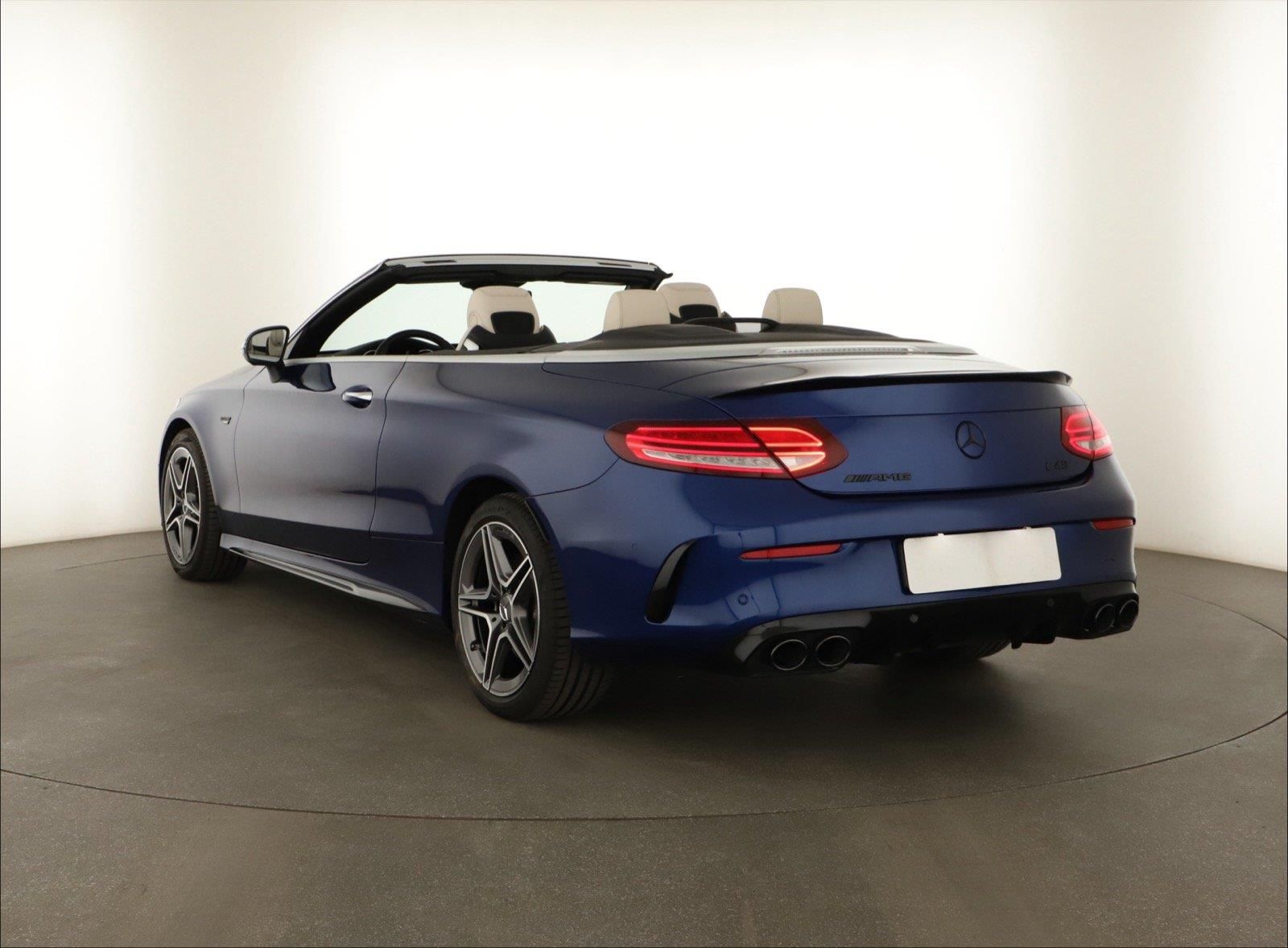 Mercedes-Benz Třídy C, 43 AMG 4MATIC, AMG Paket - fotka 3