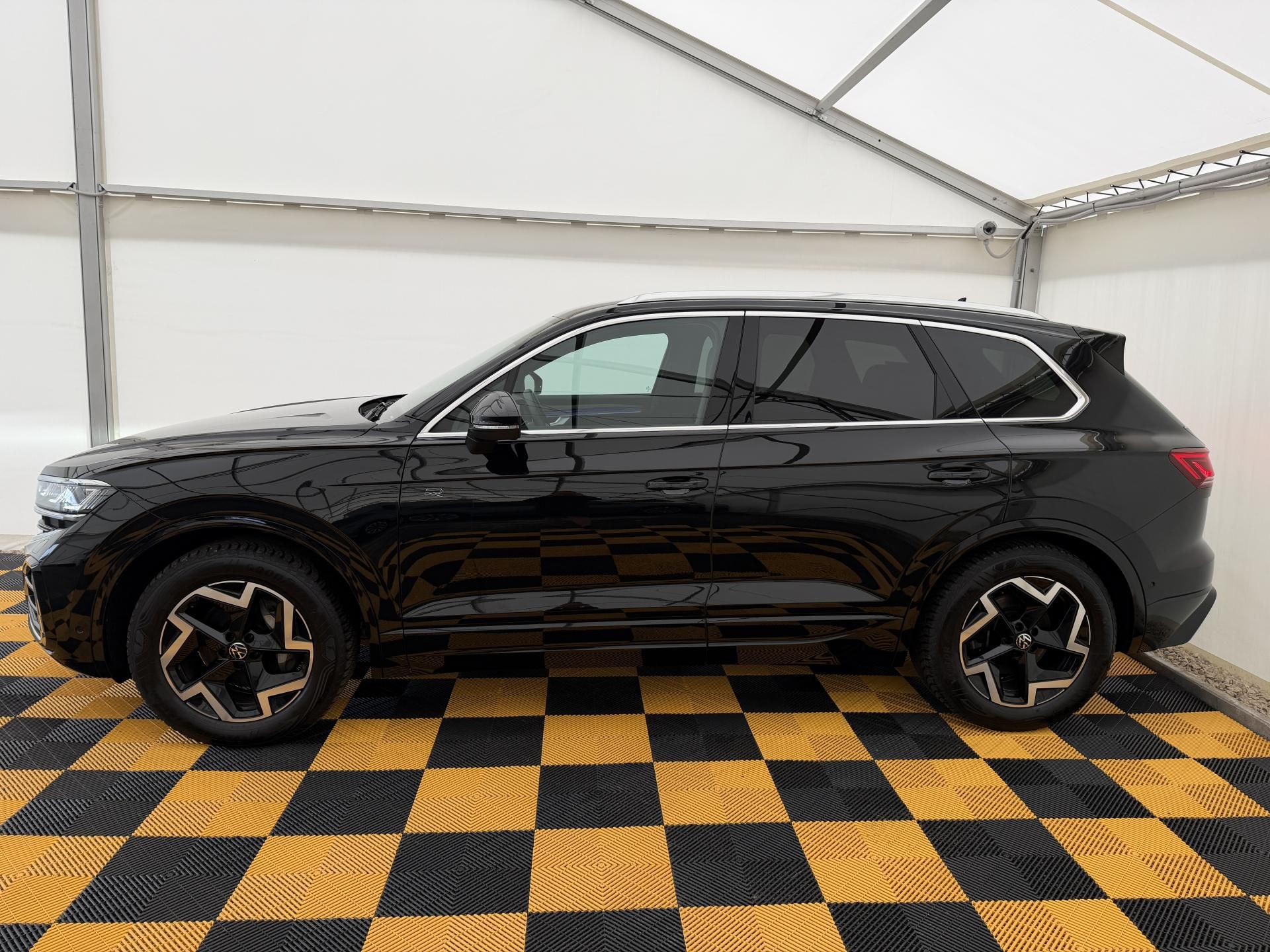 Volkswagen Touareg, 3.0Tdi*1-MAJ*DPH*R-LINE*HUD* - fotka 4