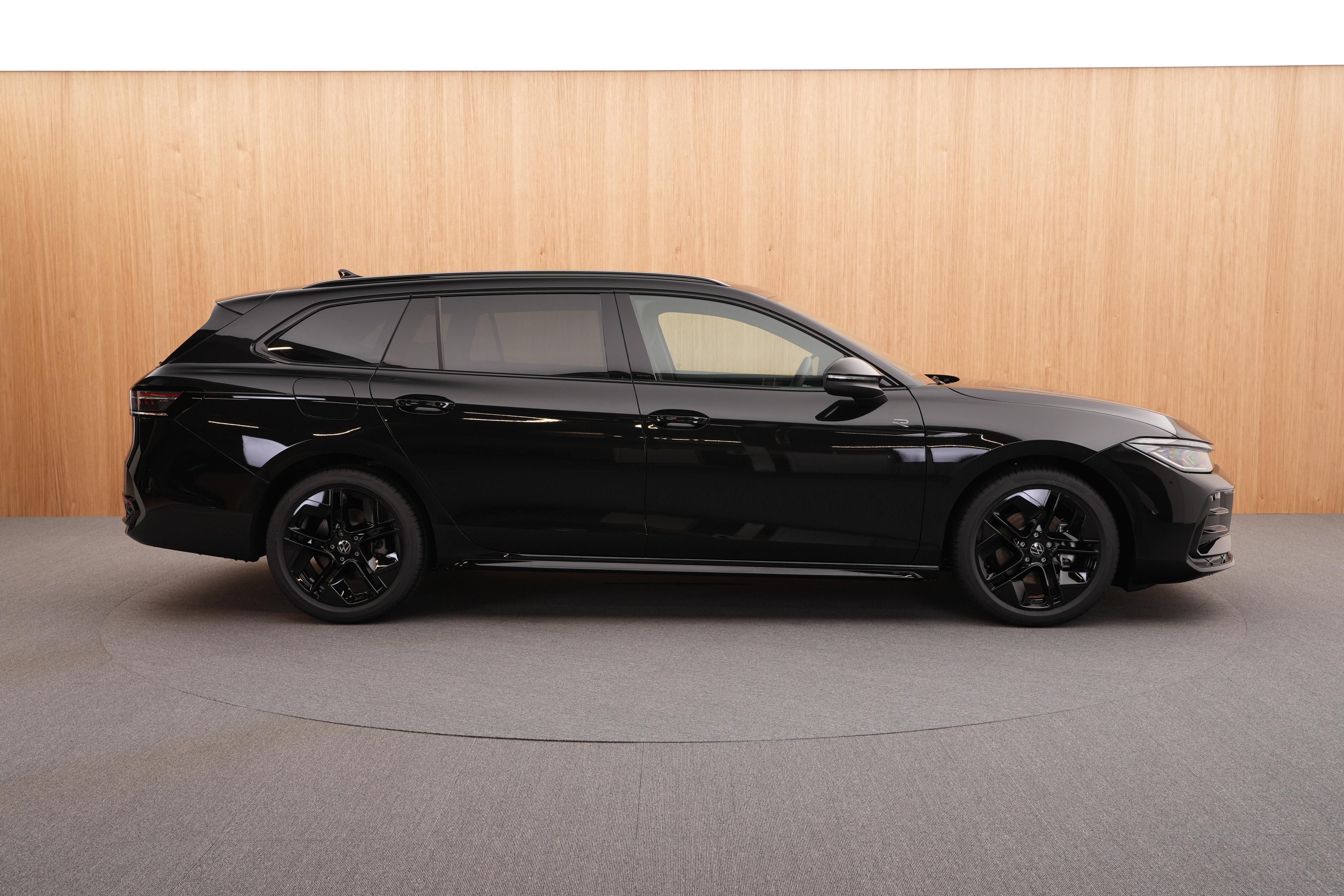 Volkswagen Passat, R-Line 2.0 TDI DSG - fotka 5