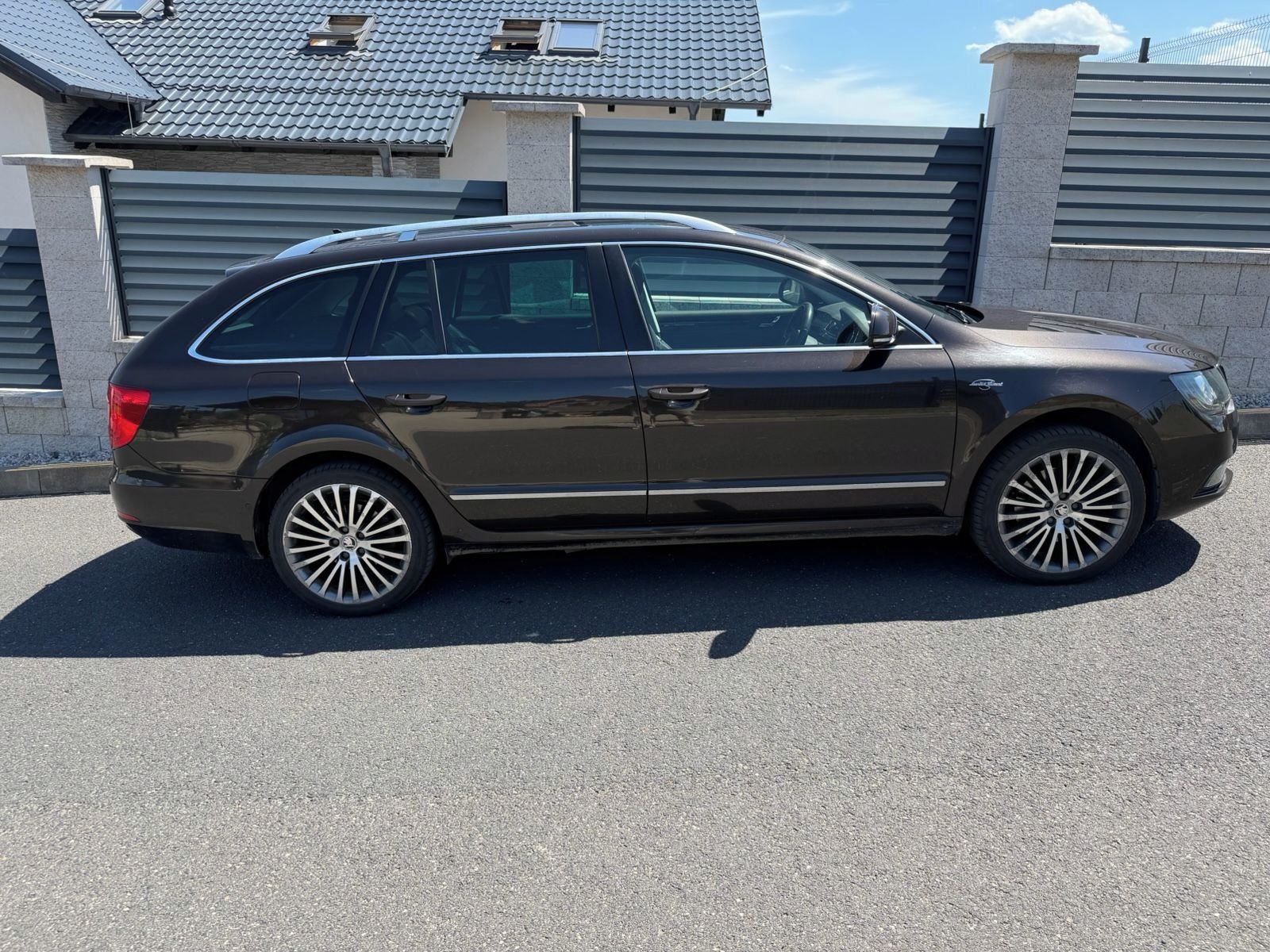 Škoda Superb, 2.0TDI 4x4 DSG Laurin&Klement - fotka 4
