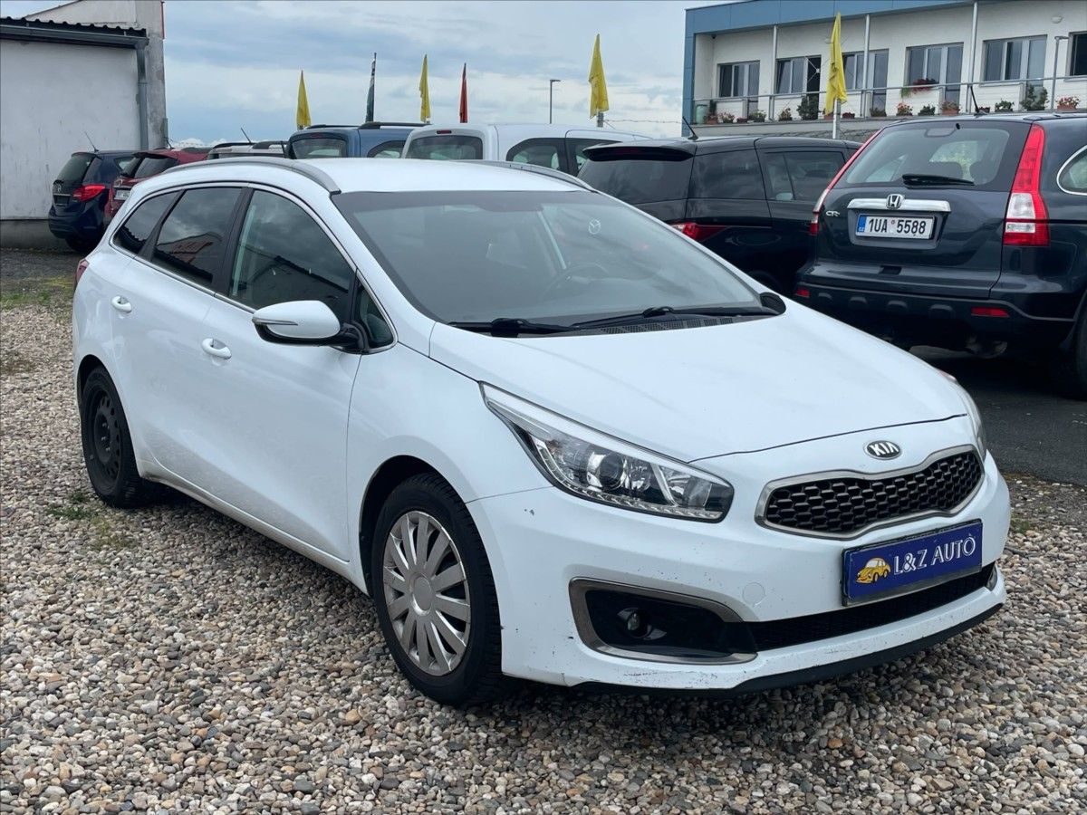 Kia Cee´d, 1,6 GDi - fotka 3