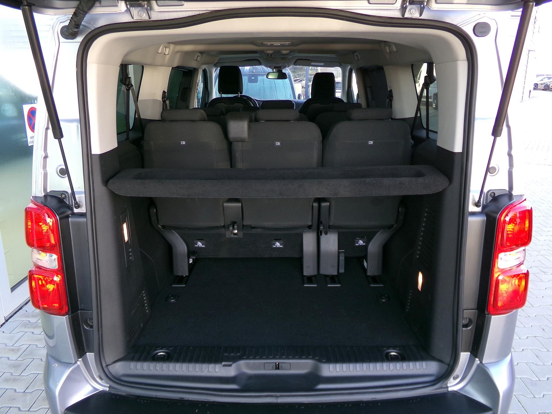 Toyota Proace Verso, L2 FAMILY 2.0 D-4D 130kW AT8 - fotka 5
