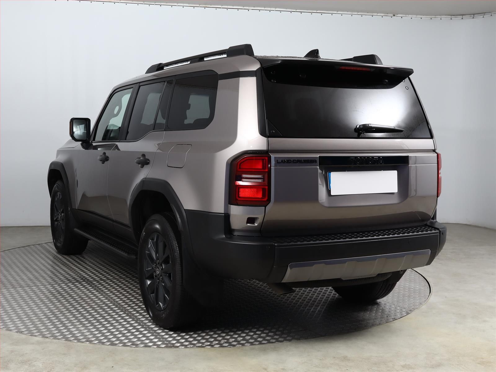 Toyota Land Cruiser, 2.8 D-4D, Executive - fotka 4