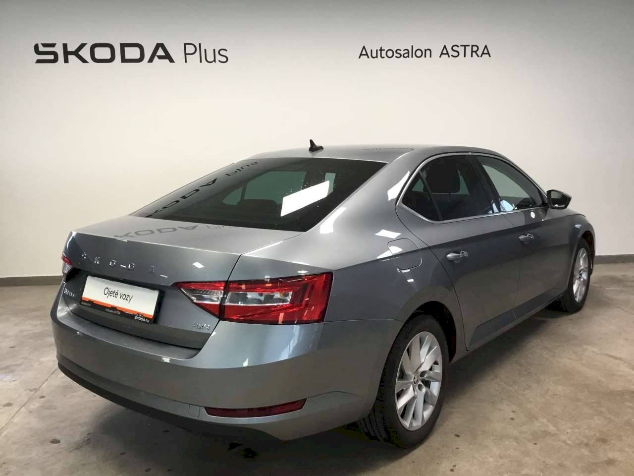 Škoda Superb, Style Plus 4x4 DSG 2.0 TDI 140 - fotka 2