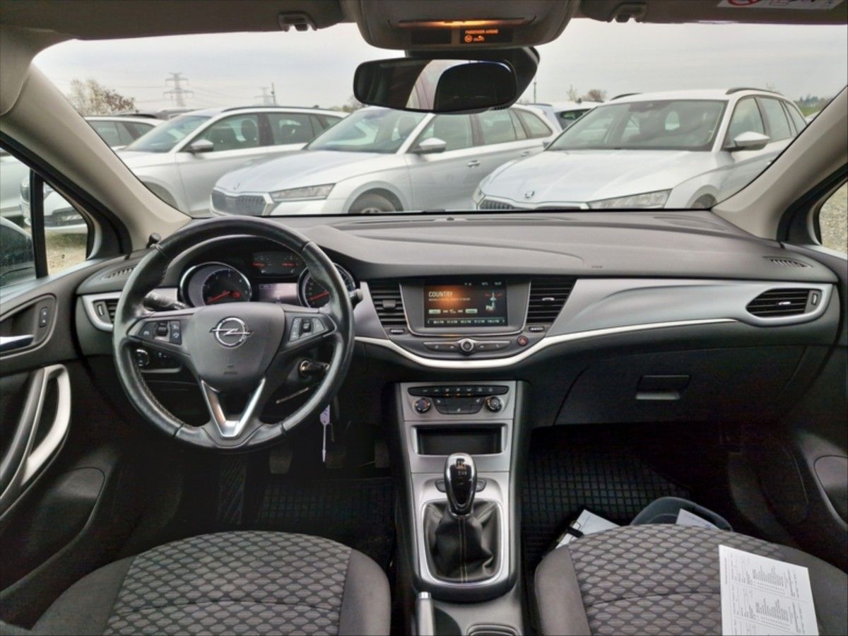 Opel Astra, 1,5 CDTi kombi 77KW - fotka 2