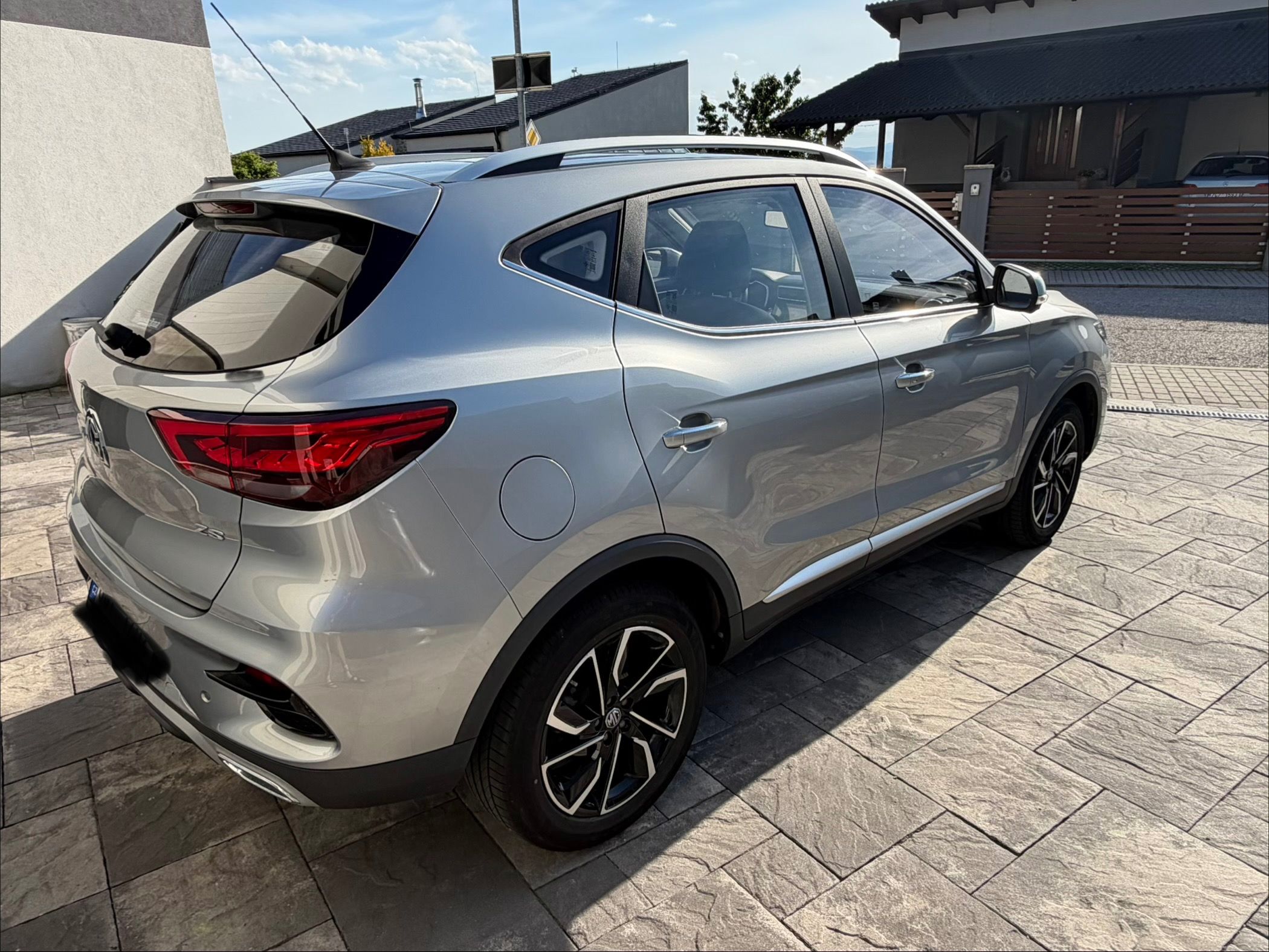 MG ZS, Elegance 1.0 Ben 82kw 25ti KM - fotka 4
