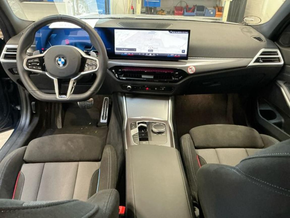 BMW Řada 3, 330i xDrive Touring - fotka 3