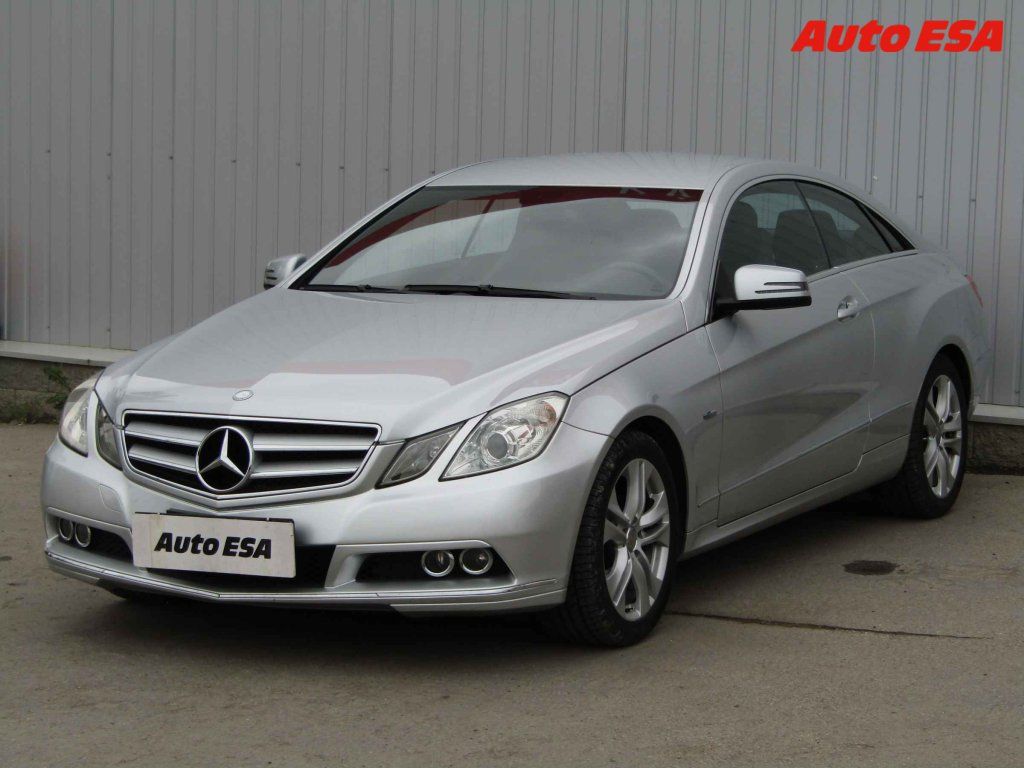 Mercedes-Benz Třídy E, 1.8 CGI 250 - fotka 3