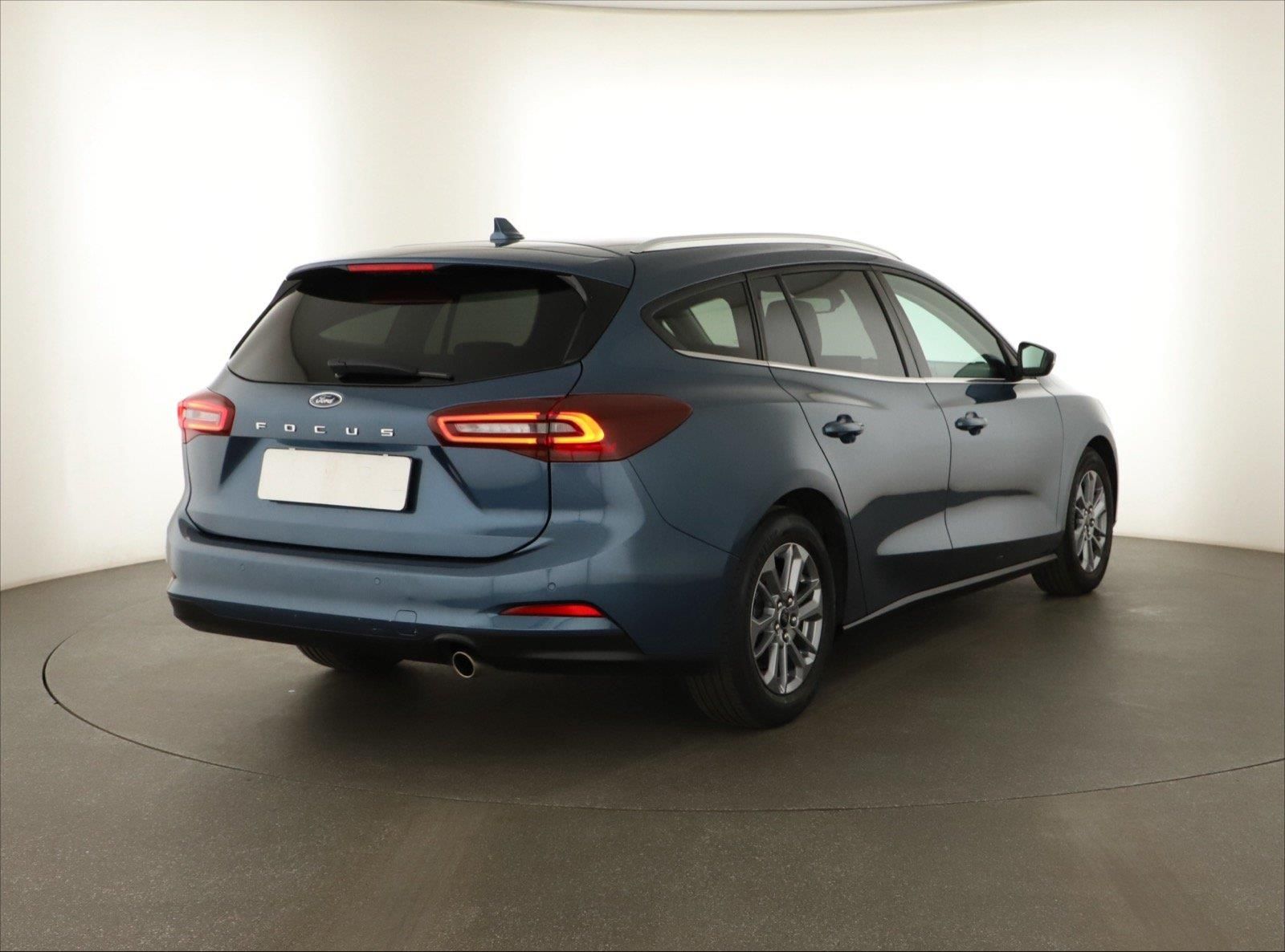 Ford Focus, 1.0 MHEV, Automat, ČR,1.maj - fotka 5