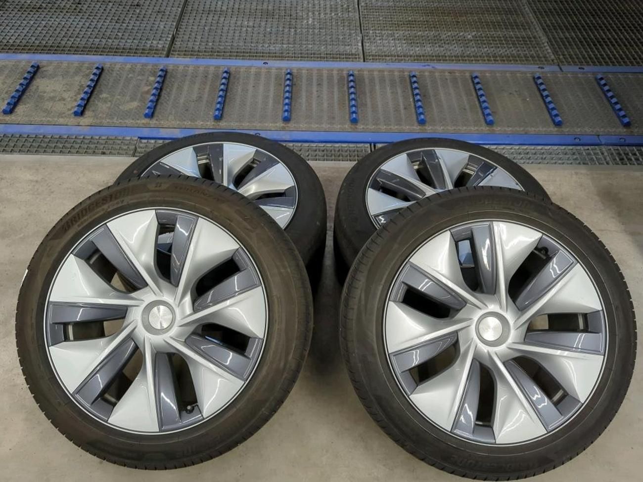 Tesla Model Y, LONG RANGE DUAL MOTOR TZ 90,0% - fotka 5