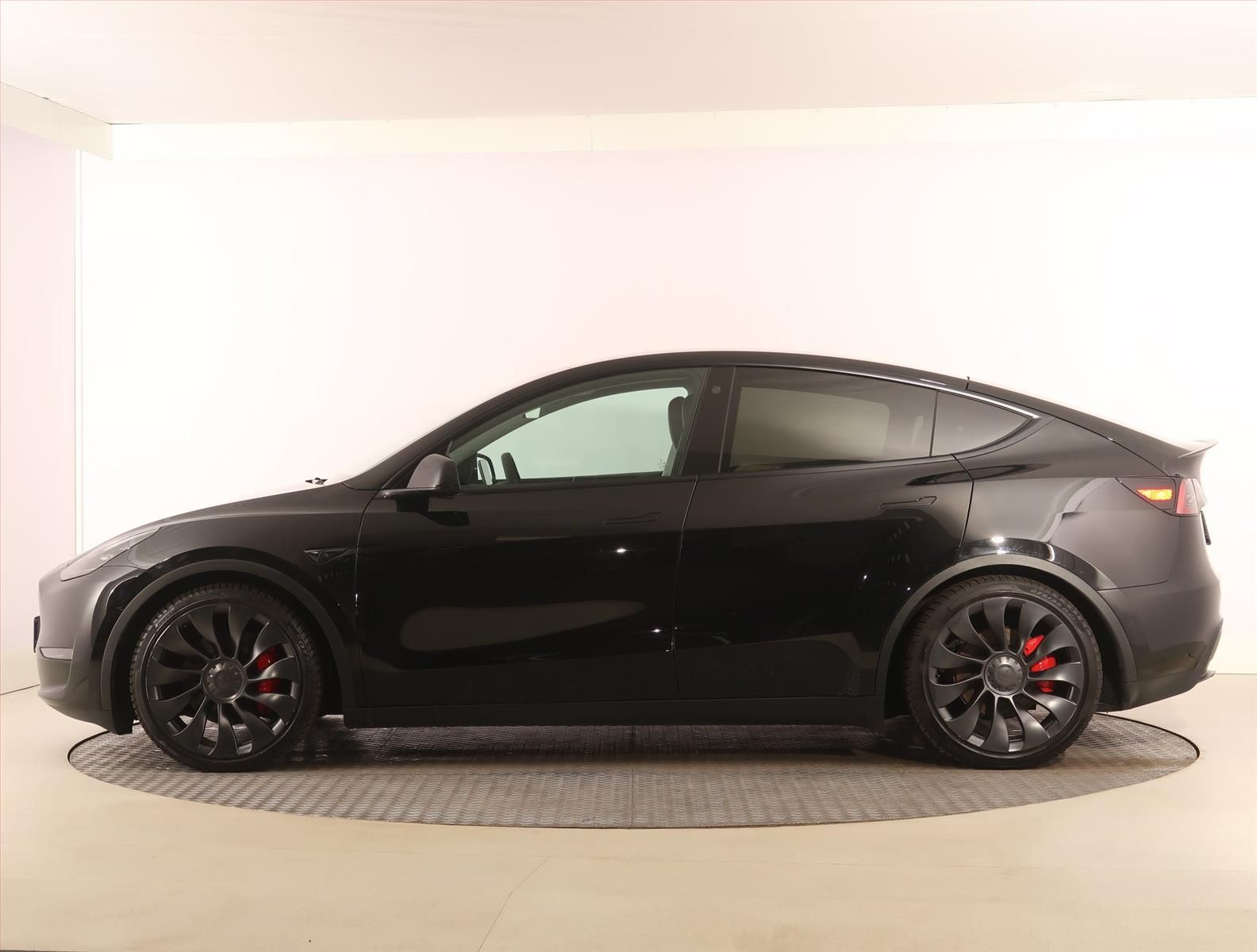 Tesla Model Y, Performance 79kWh, SoH 93% - fotka 3